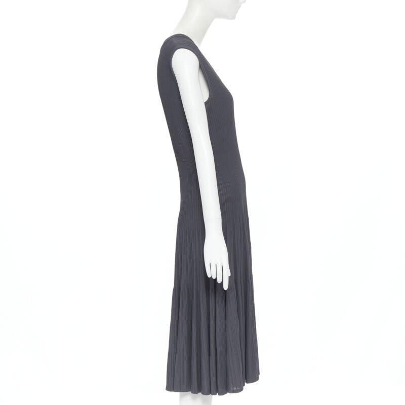 Women's ALAIA dust grey ribbed V-neck sleeveless fit flared cocktail dress M For Sale
