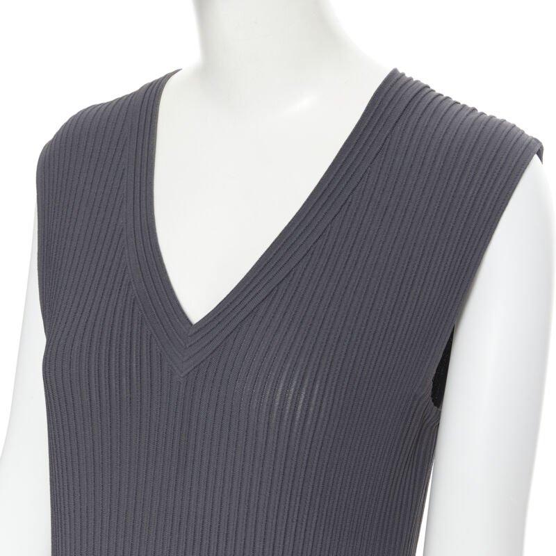 ALAIA dust grey ribbed V-neck sleeveless fit flared cocktail dress M For Sale 3