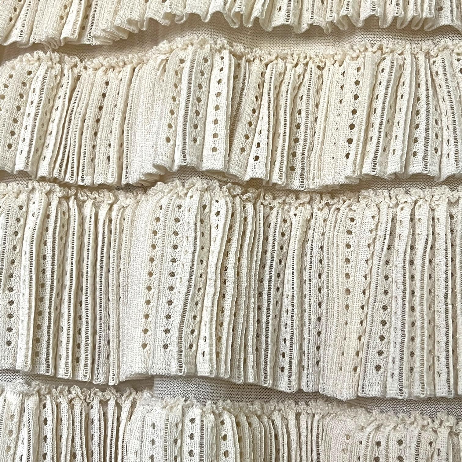 Alaïa A/I 2021 Vestito in maglia con volant avorio In condizioni ottime in vendita a PARIS, FR