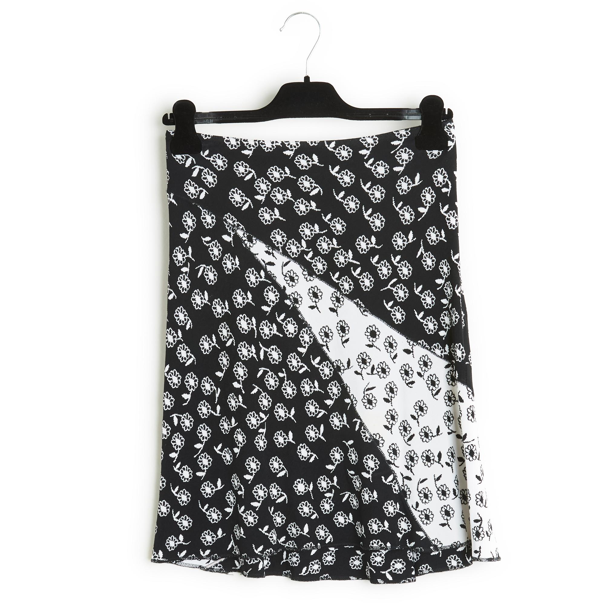 Alaia FR36 Black White Flowers viscosa Knit Skirt  For Sale 1
