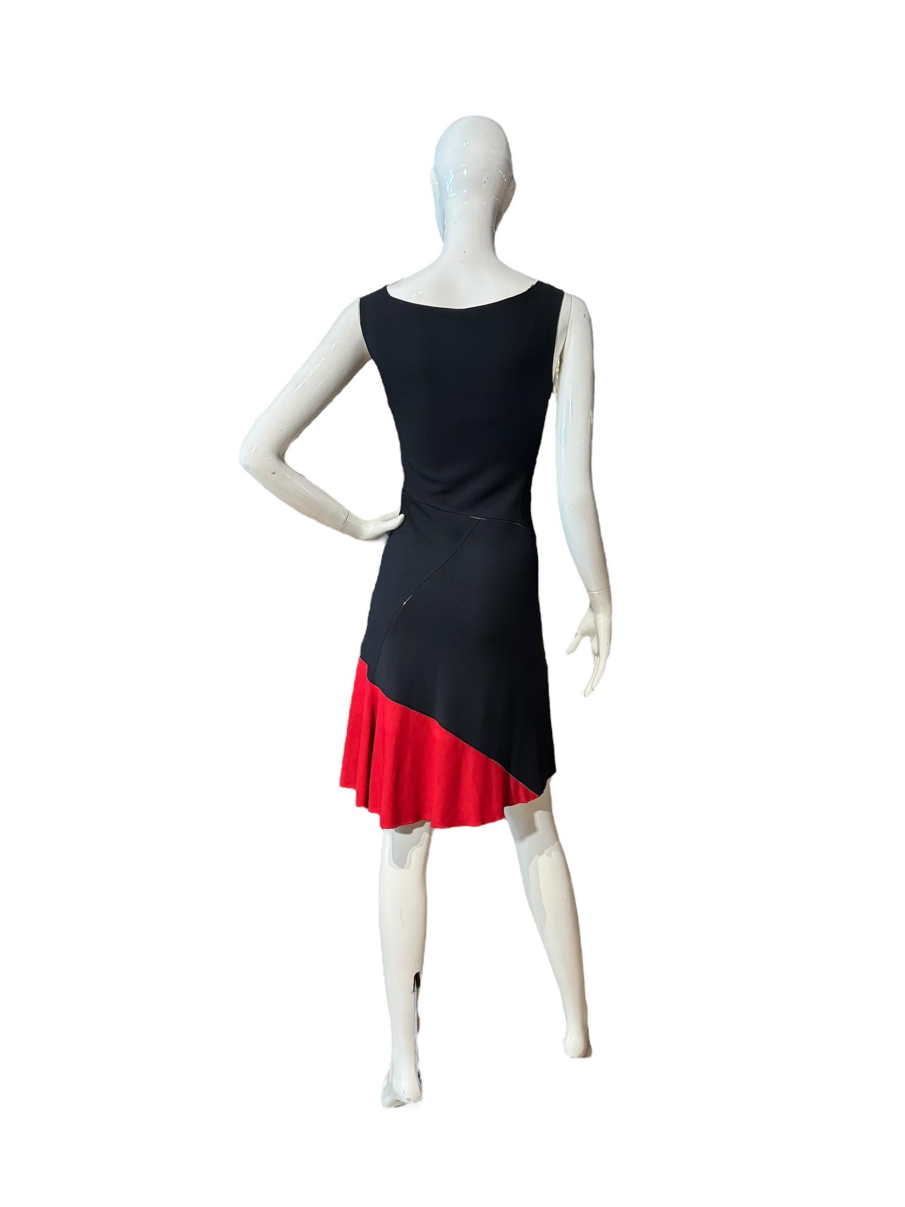 Alaïa - Robe sans manches à coutures ouvertes - Noir et rouge géométriques en vente 7
