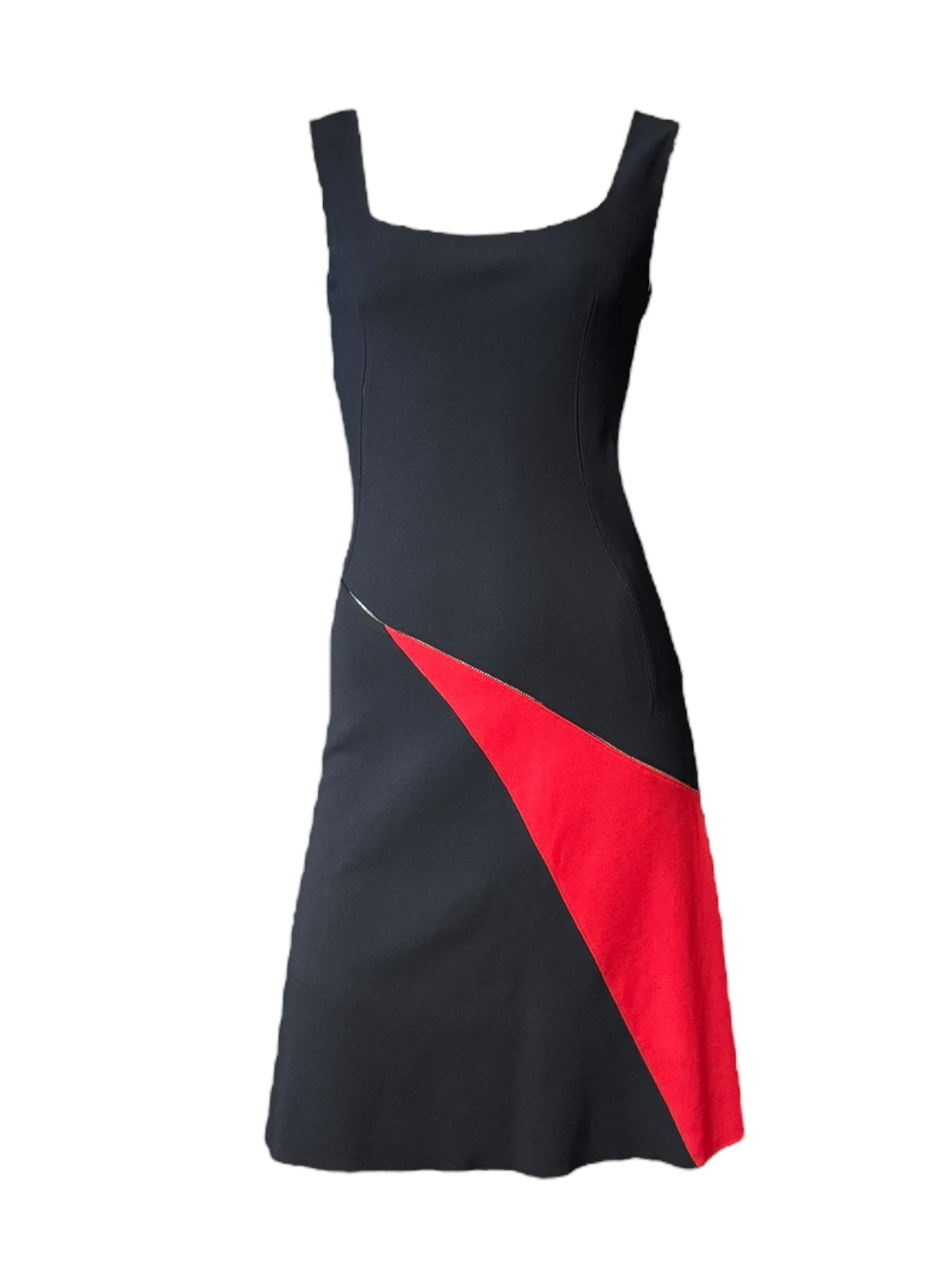 Alaïa Geometrisches Schwarz-Rot Ärmelloses Kleid mit offenen Nähten im Angebot 4