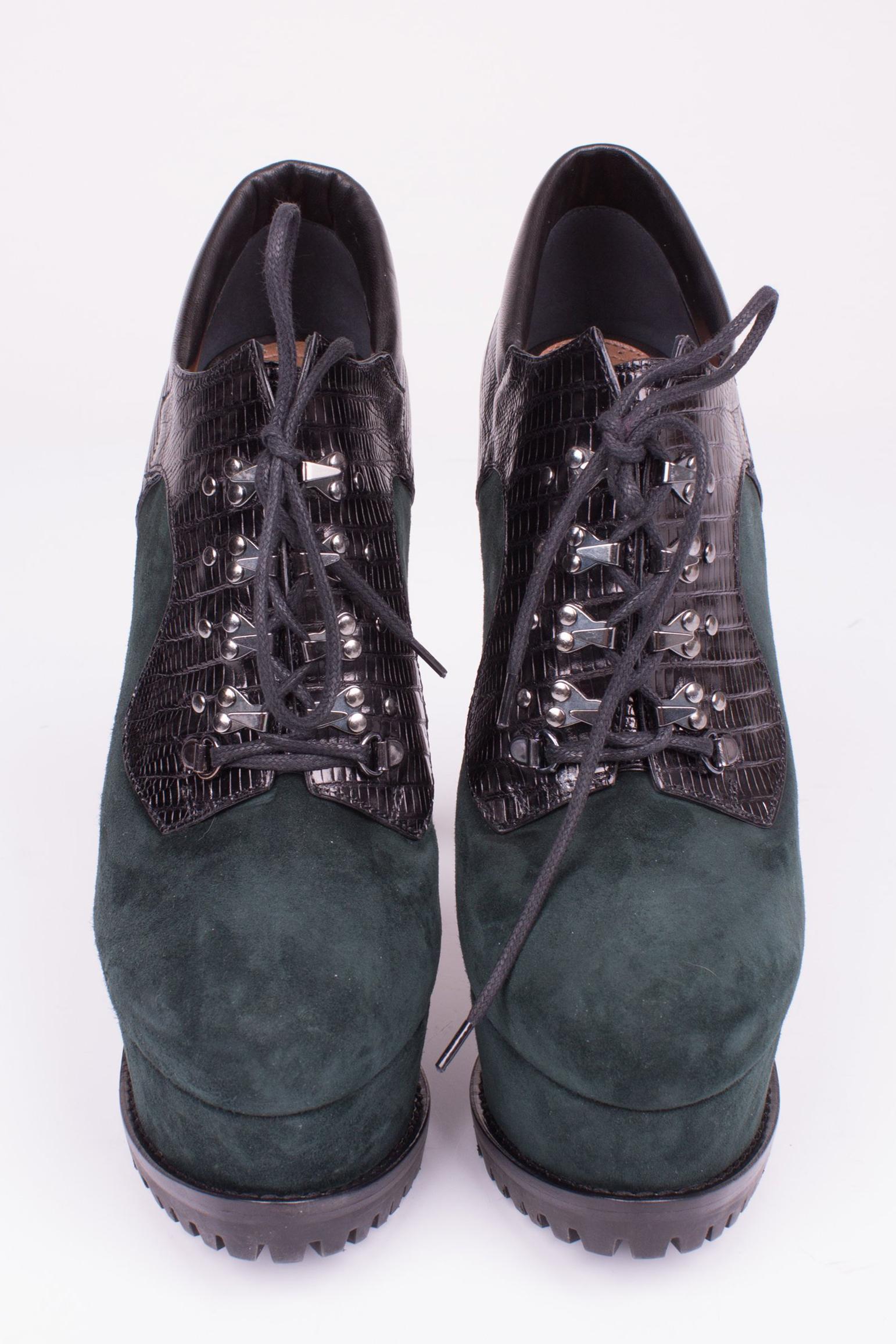 Black ALAIA High Heeled Lace-up Shoes - green/black  For Sale