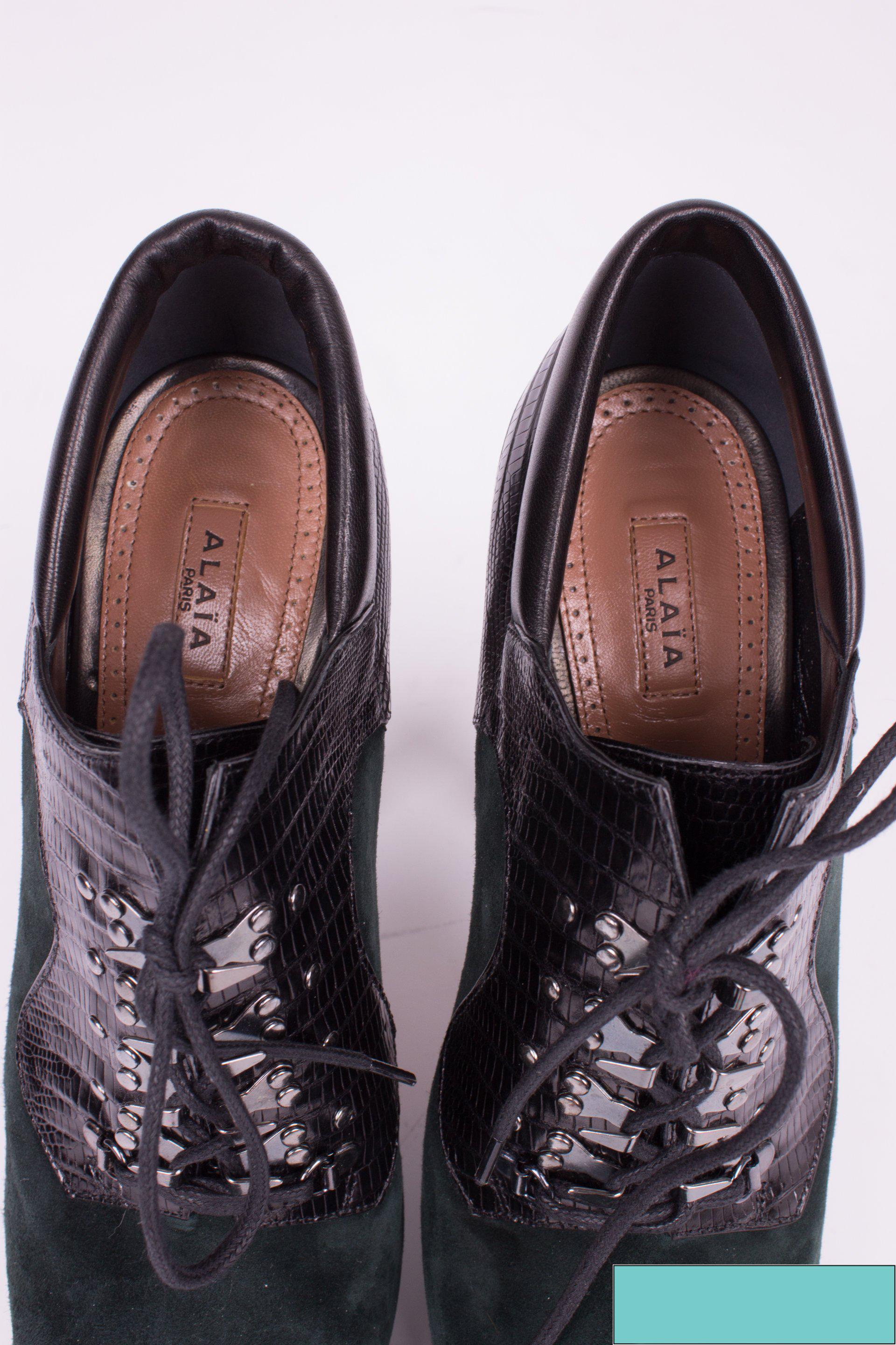 ALAIA High Heeled Lace-up Shoes - green/black  In New Condition For Sale In Baarn, NL