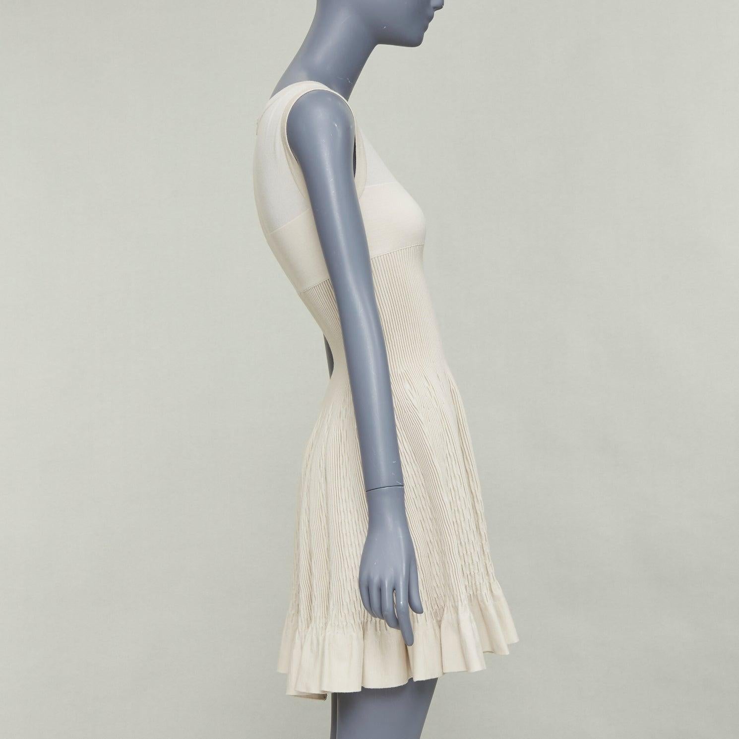 ALAIA ivoire beige laine vierge taille contour robe évasée sans manches FR36 S Excellent état - En vente à Hong Kong, NT