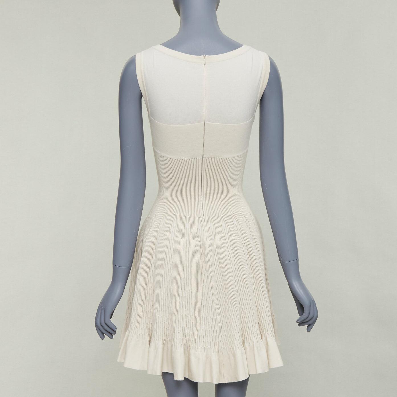 ALAIA ivoire beige laine vierge taille contour robe évasée sans manches FR36 S Pour femmes en vente