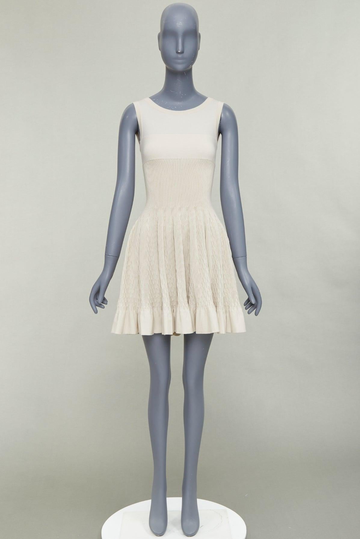 ALAIA ivoire beige laine vierge taille contour robe évasée sans manches FR36 S en vente 4