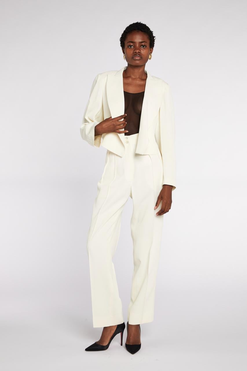 Alaïa Ivory Suit with Cropped Jacket S/S 1985 In Excellent Condition For Sale In London, GB