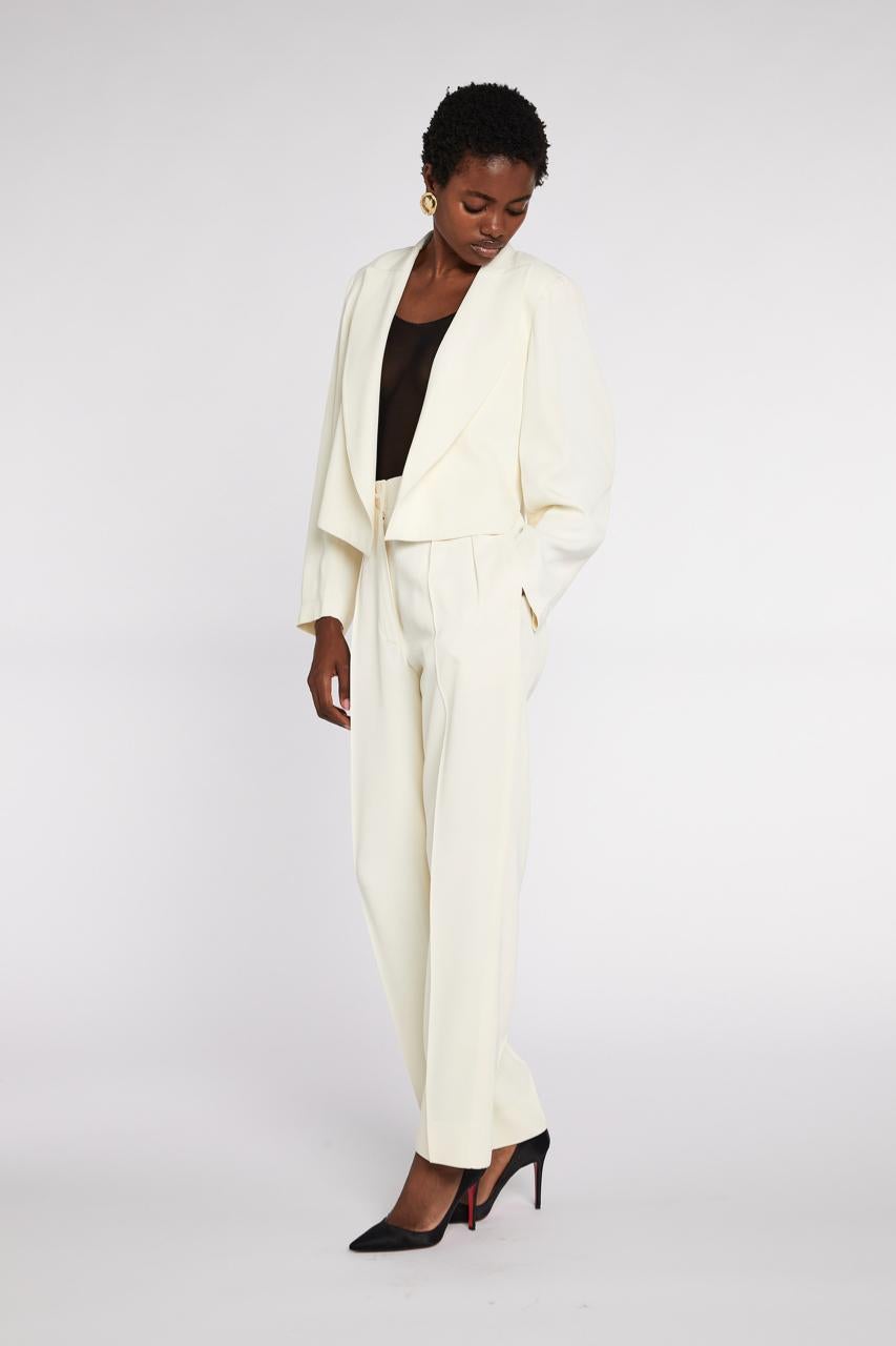 Alaïa Ivory Suit with Cropped Jacket S/S 1985 For Sale 2