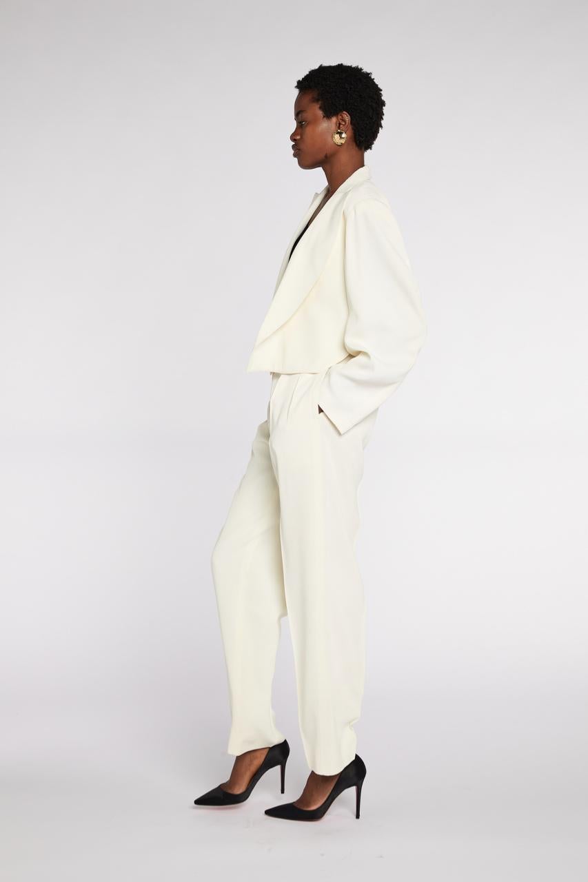 Alaïa Ivory Suit with Cropped Jacket S/S 1985 For Sale 3