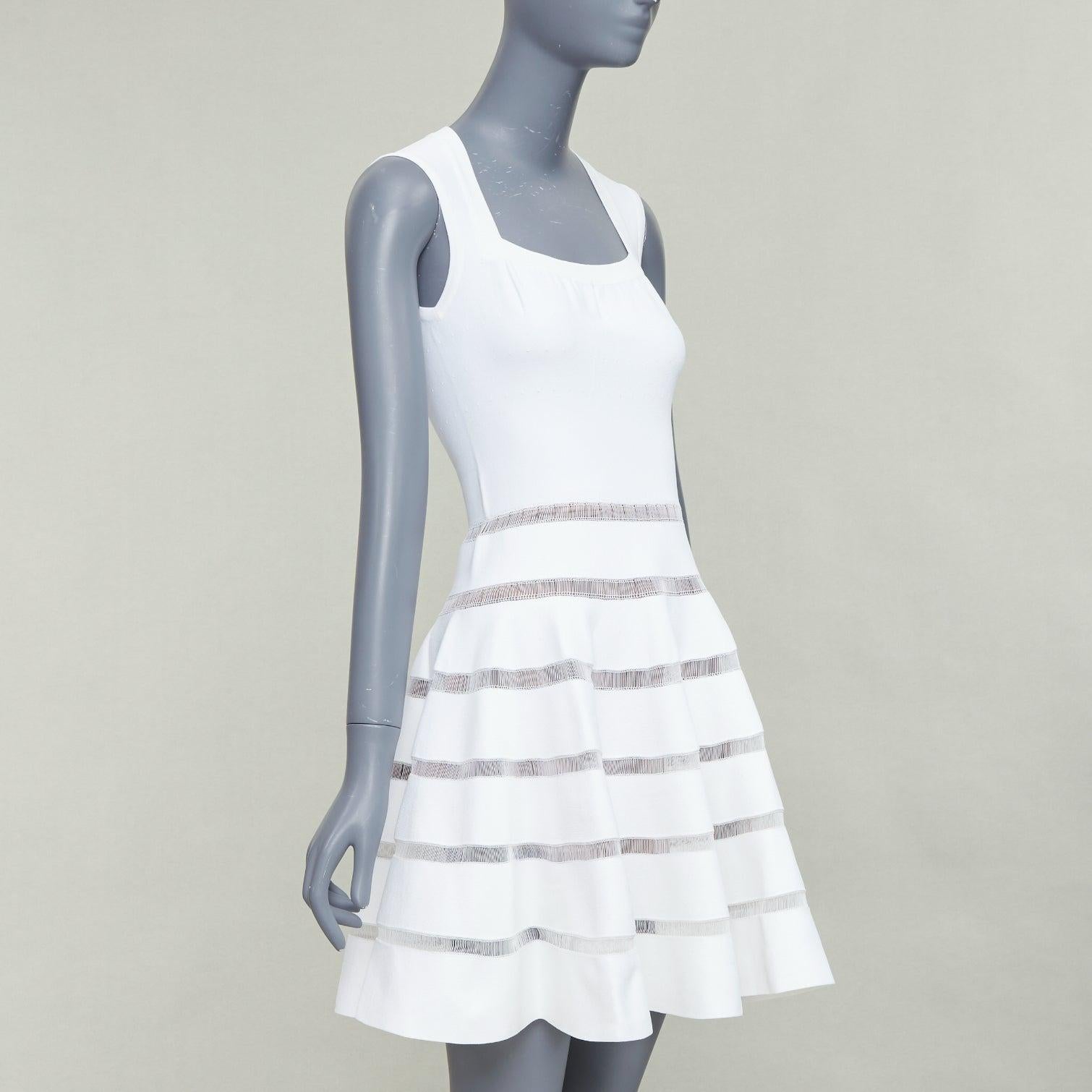 Gris ALAIA ivoire, viscose mélangée, col carré, robe évasée et ajustée en tricot à mailles transparentes FR36 S en vente