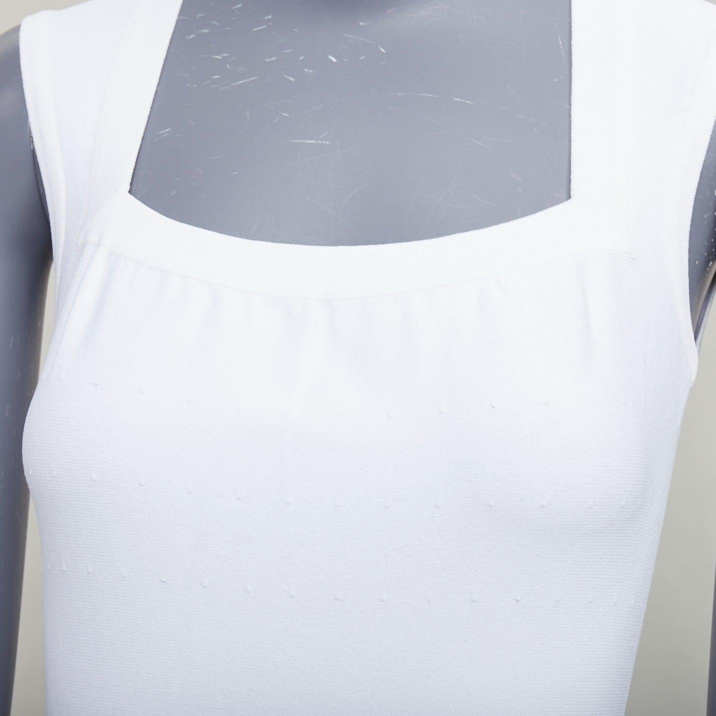 ALAIA ivoire, viscose mélangée, col carré, robe évasée et ajustée en tricot à mailles transparentes FR36 S en vente 2