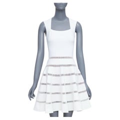 ALAIA ivoire, viscose mélangée, col carré, robe évasée et ajustée en tricot à mailles transparentes FR36 S