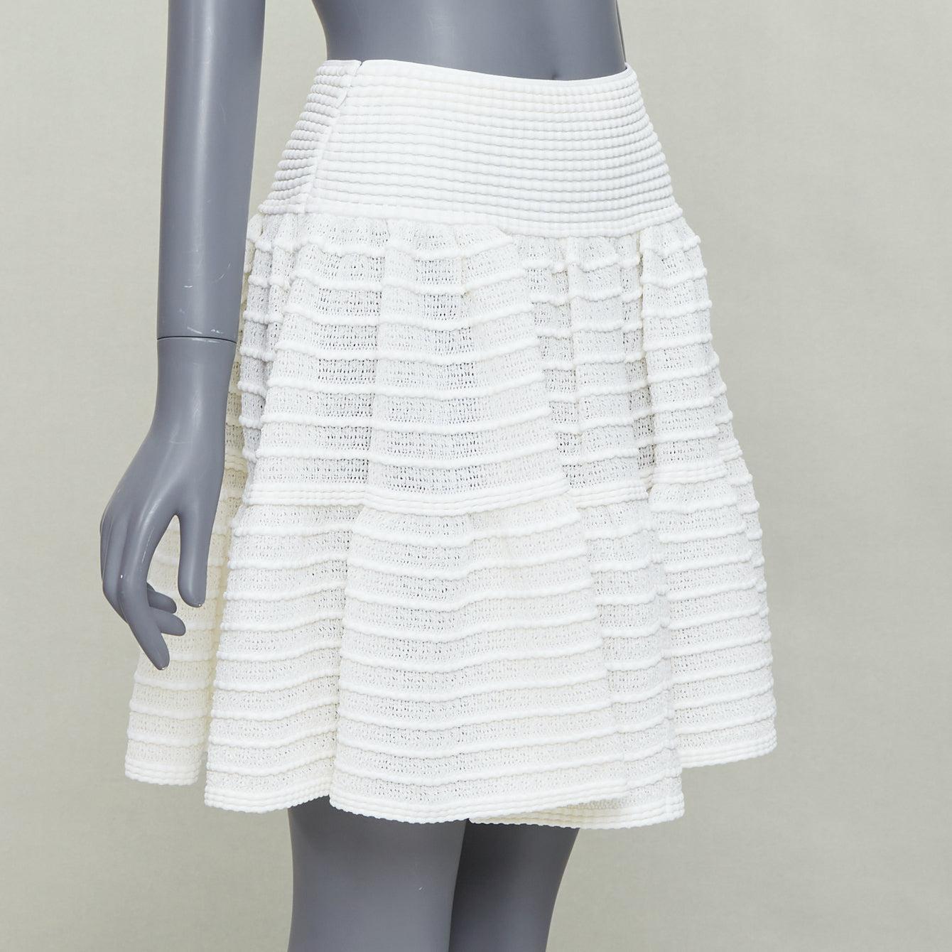 Gris ALAIA - Jupe évasée en tricot horizontal, ivoire, mélange de viscose FR36 S en vente