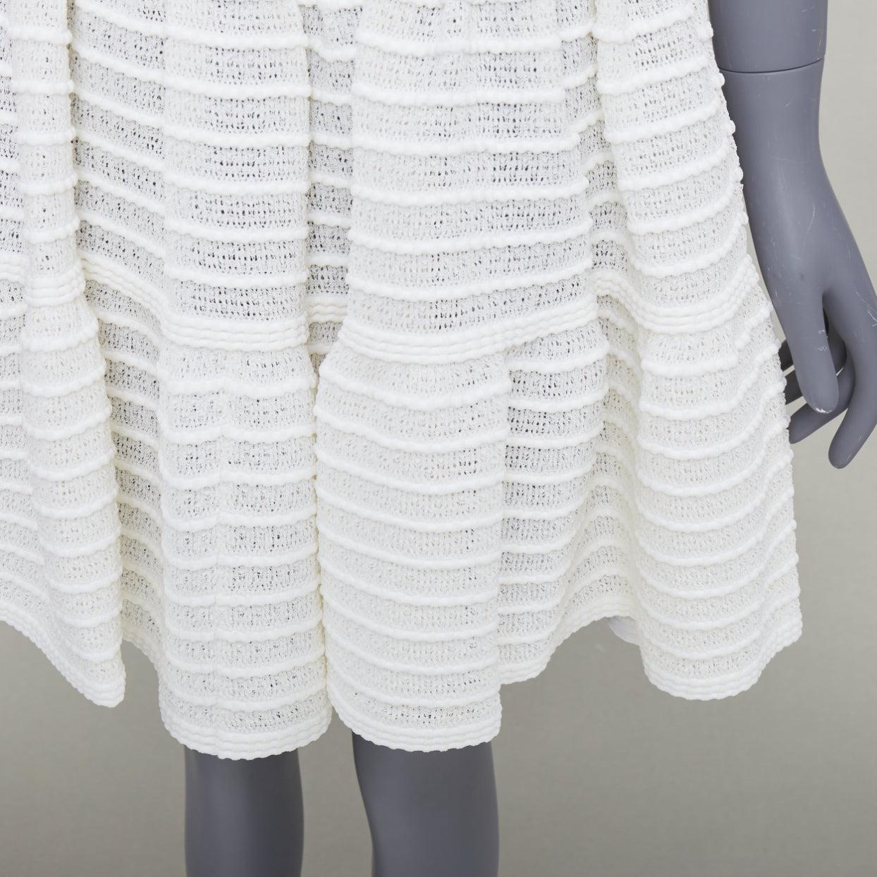 ALAIA - Jupe évasée en tricot horizontal, ivoire, mélange de viscose FR36 S en vente 2