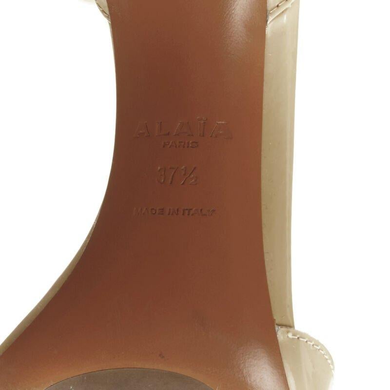 Sandales à talons hauts La Bombe à talons cloutés et ornées de boules couleur nude EU37,5 en vente 6