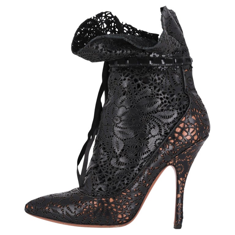 Alaia Laser-Cut and Lace Detail Leather Ankle Boots For Sale  display picture 1