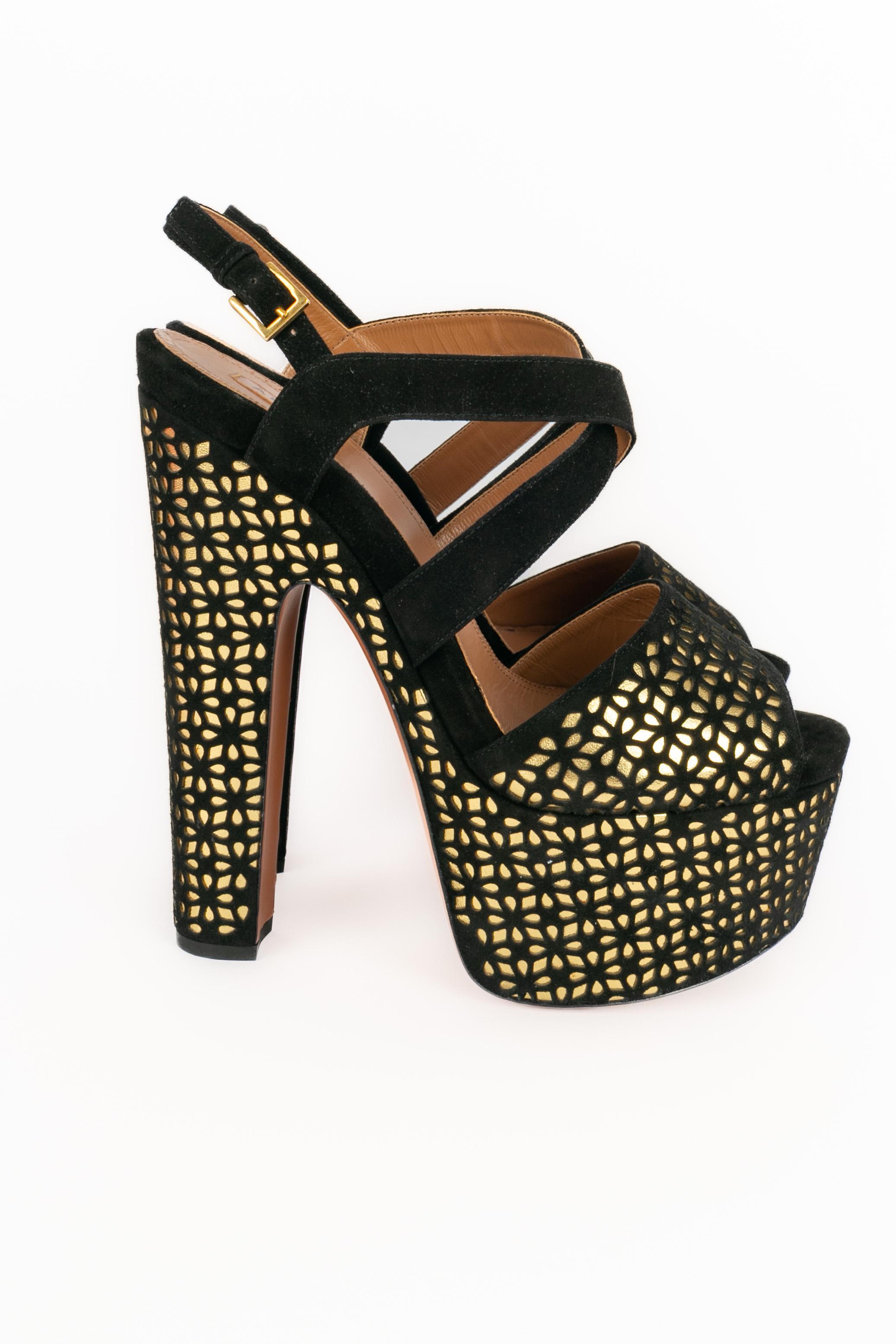 Tacones de aguja de piel Alaïa Negro en venta