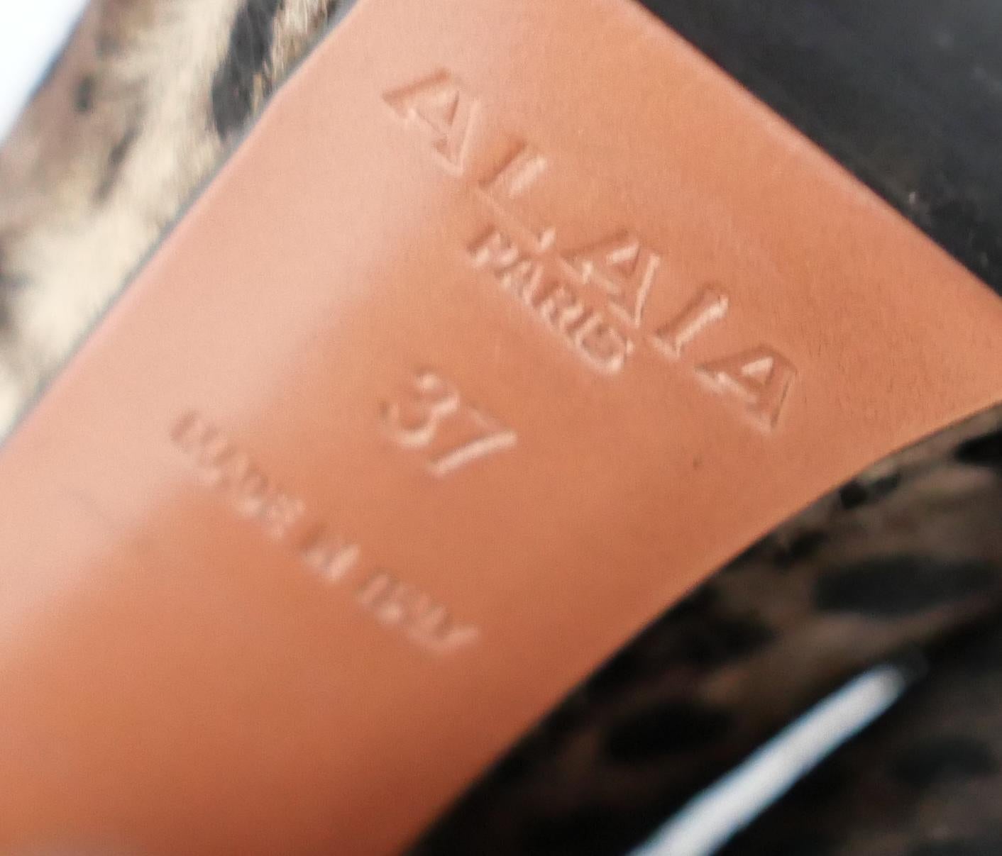 Alaia Leopard Calf Skin Platform Ankle Boots im Angebot 2