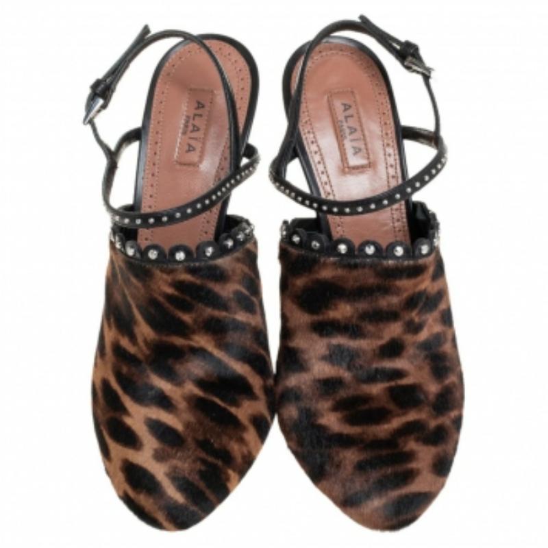 Alaia Leopard Print Calf Hair & Black Studded Leather Slingback Sandals Size 37 For Sale 4