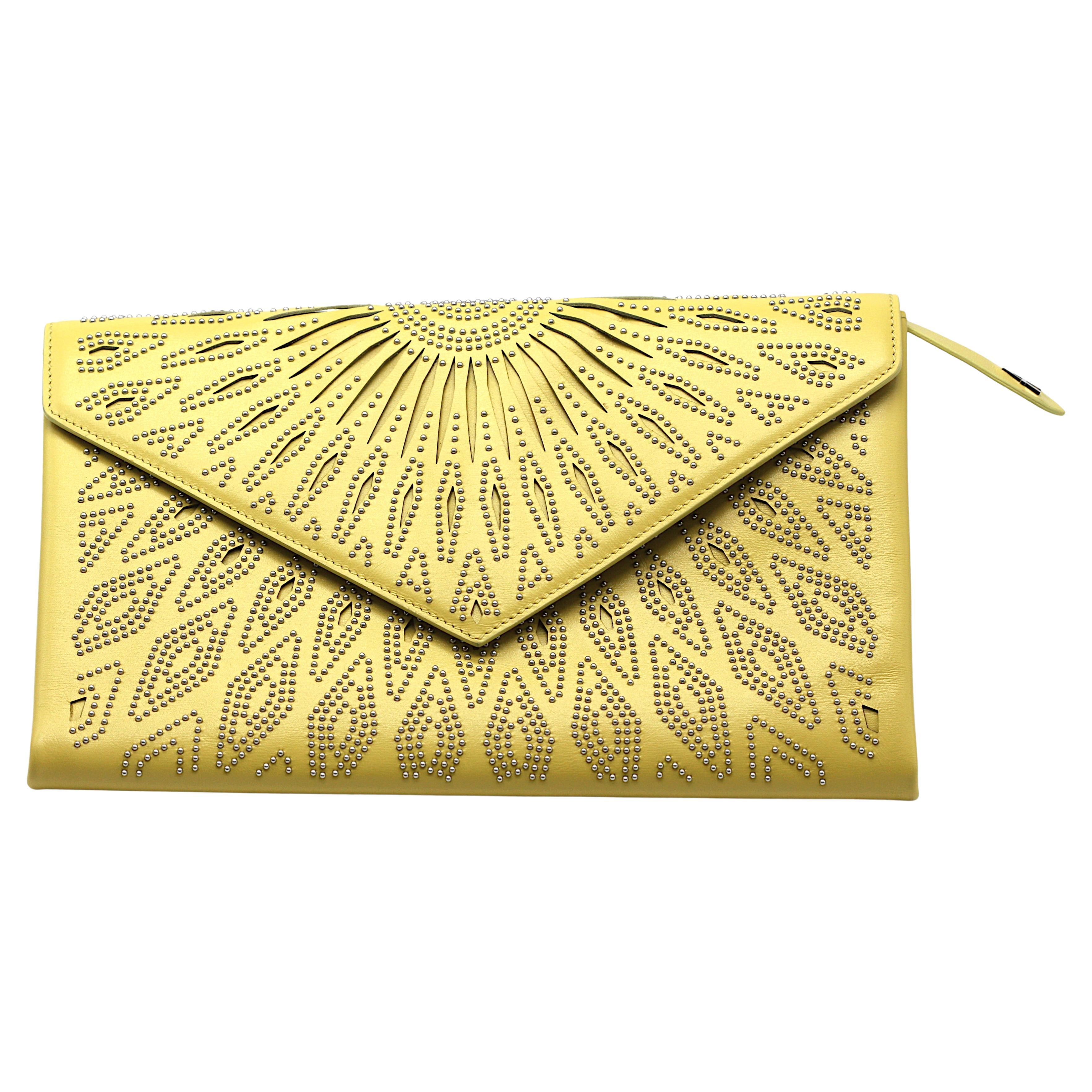 Alaia Metal-Mounted Yellow Leather Clutch en venta