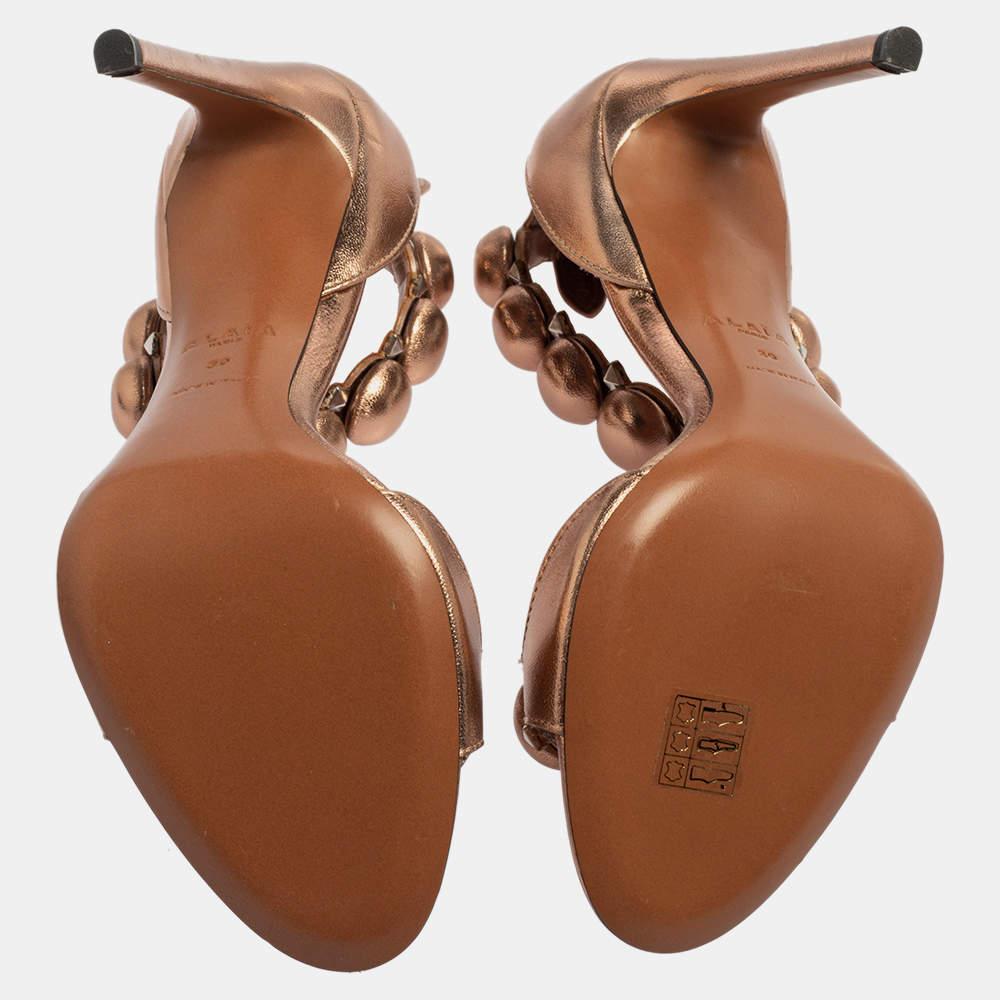 Alaia Metallic Bronze Leather Bombe Ankle Strap Sandals Size 39 (Sandales à lanières en cuir métallisé) en vente 2