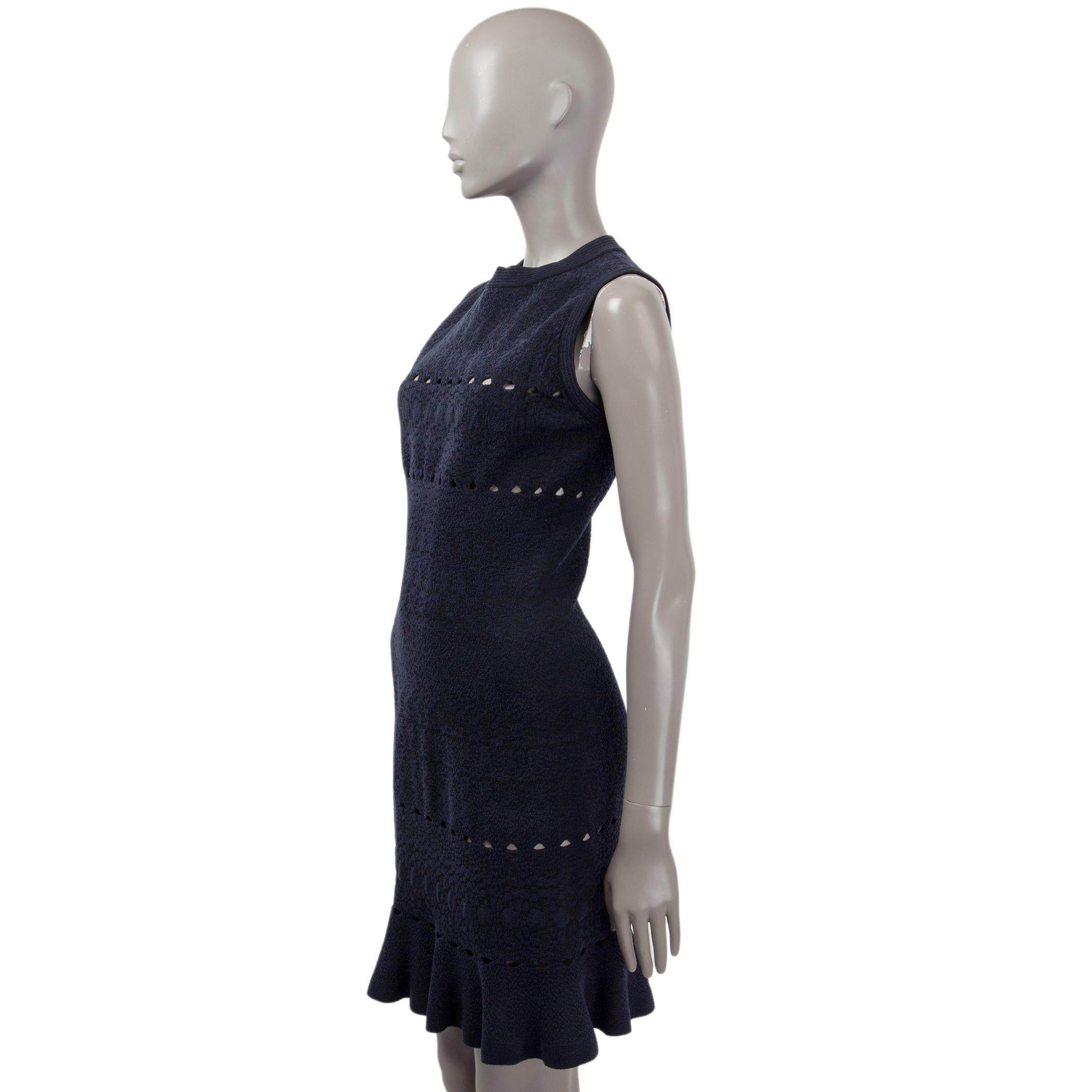 Noir Alaïa - Robe à volants en viscose bleu nuit avec découpes, 40 M en vente