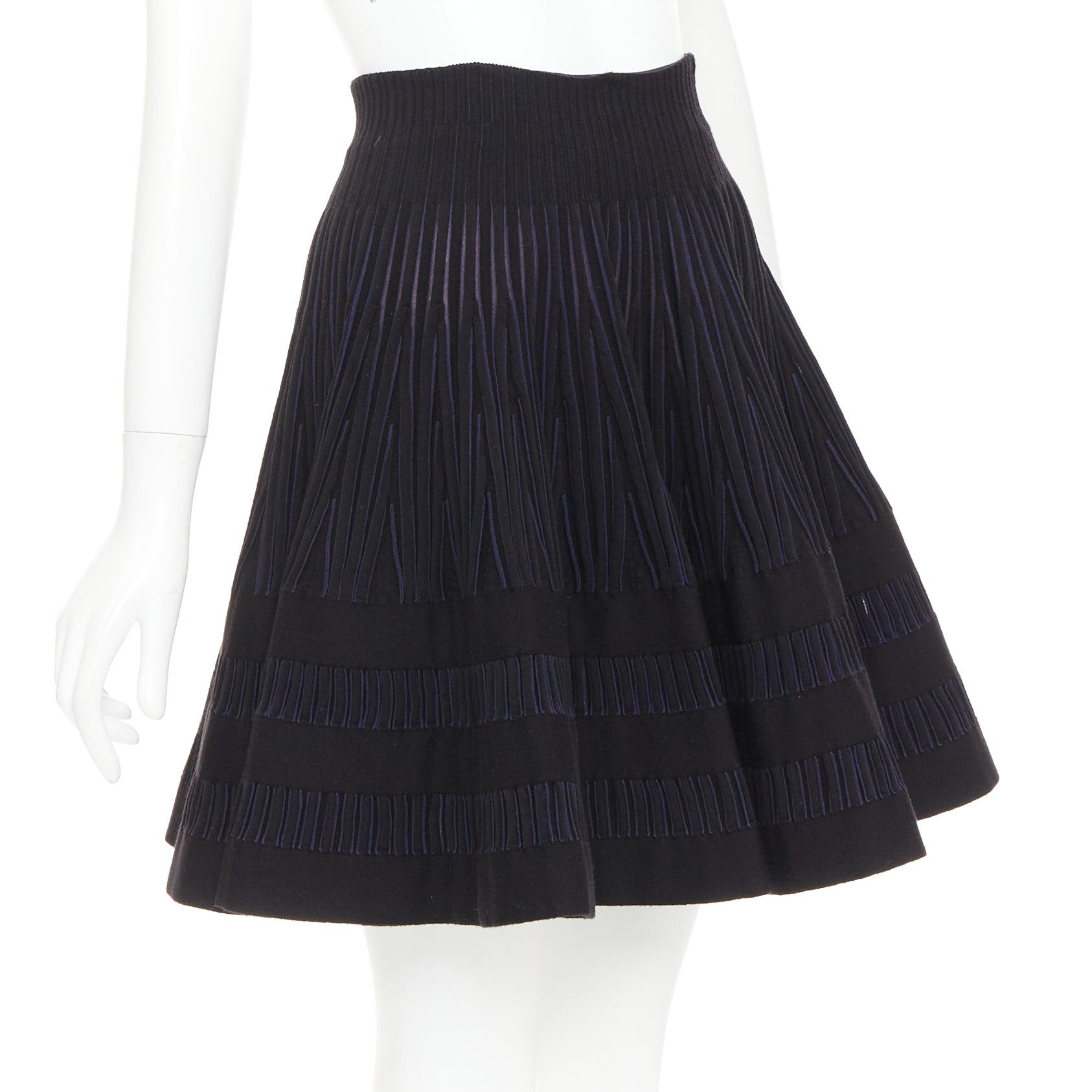 ALAIA marino negro lana virgen mezcla de seda cintura alta falda de punto acampanada IT36 XXS Negro en venta