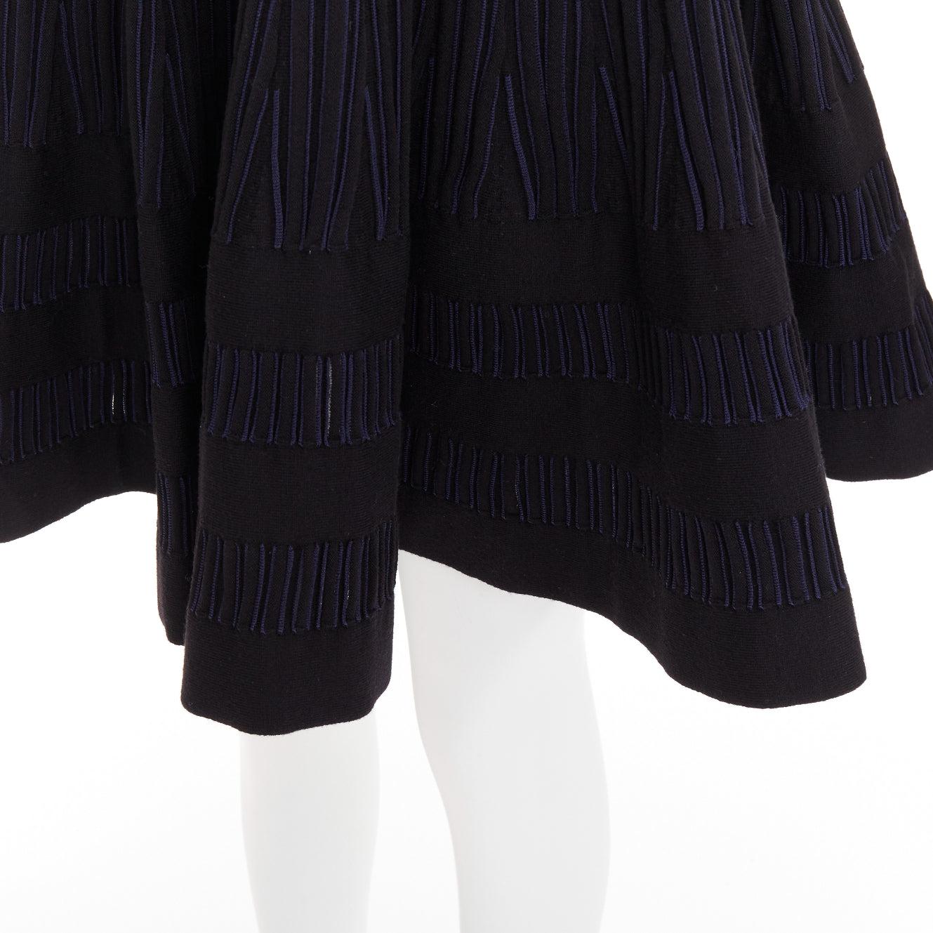 ALAIA marino negro lana virgen mezcla de seda cintura alta falda de punto acampanada IT36 XXS en venta 2
