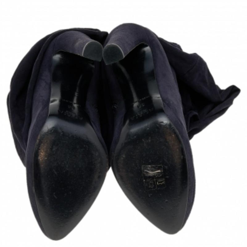 Alaia - Stivali alla caviglia in pelle scamosciata blu navy taglia 38 In condizioni buone in vendita a Dubai, Al Qouz 2