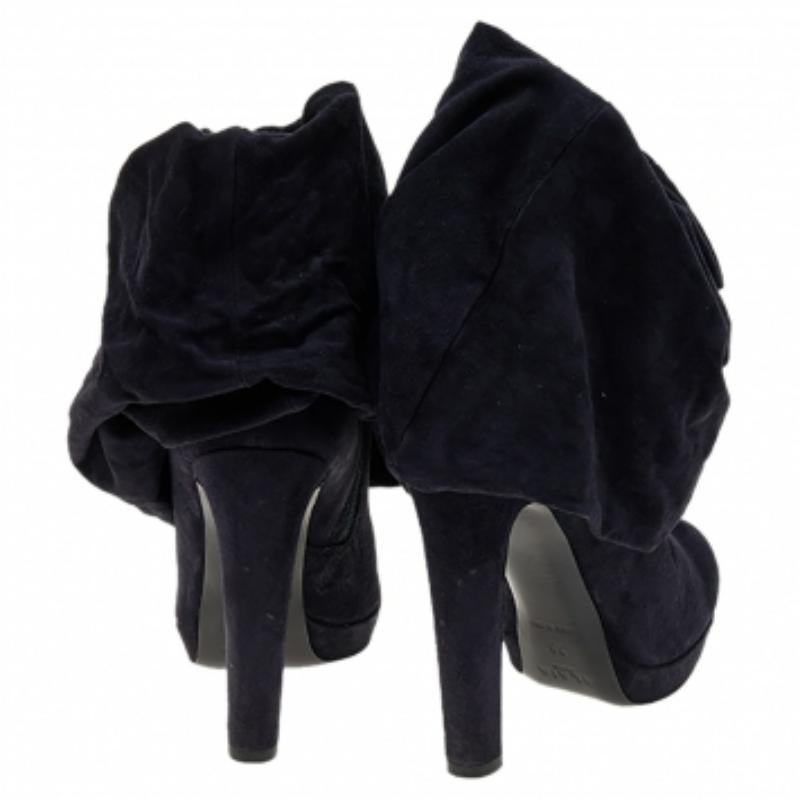 Alaia - Stivali alla caviglia in pelle scamosciata blu navy taglia 38 in vendita 2