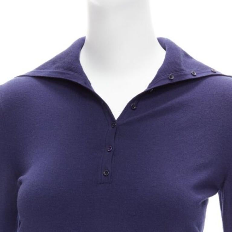 ALAIA maglia a collo alto con bottoni in misto lana blu navy FR40 L.
Riferimento: TGAS/D00920
Marchio: Alaia
Stilista: Azzedine Alaia
Materiale: Lana, misto
Colore: Marina Militare
Modello: Tinta unita
Chiusura: bottone
Dettagli extra: Colletto a 2