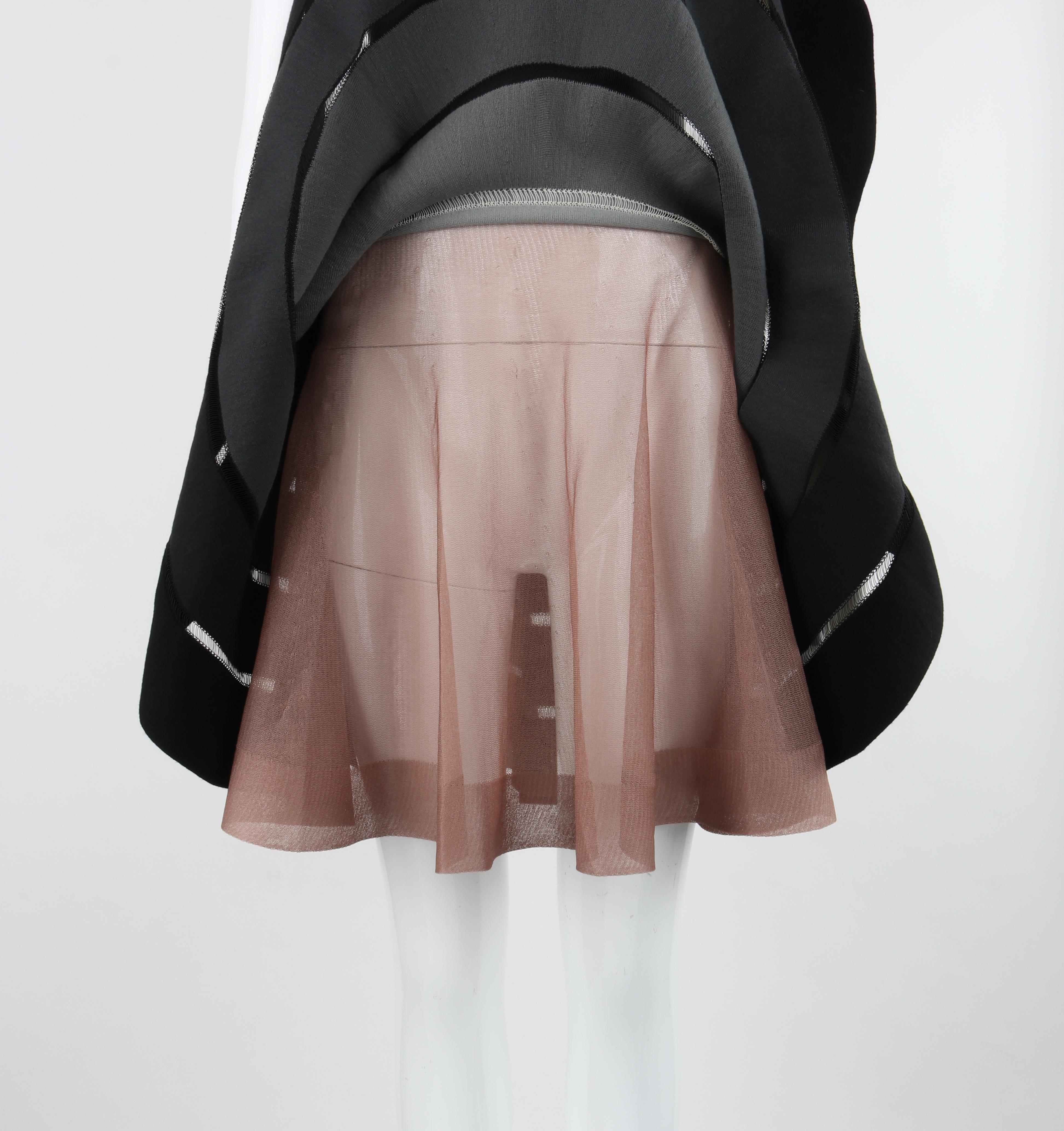 ALAIA PARIS c. 2010 Monochrome Ombre Wool Silk Fit & Flare Skater Mini Dress For Sale 5