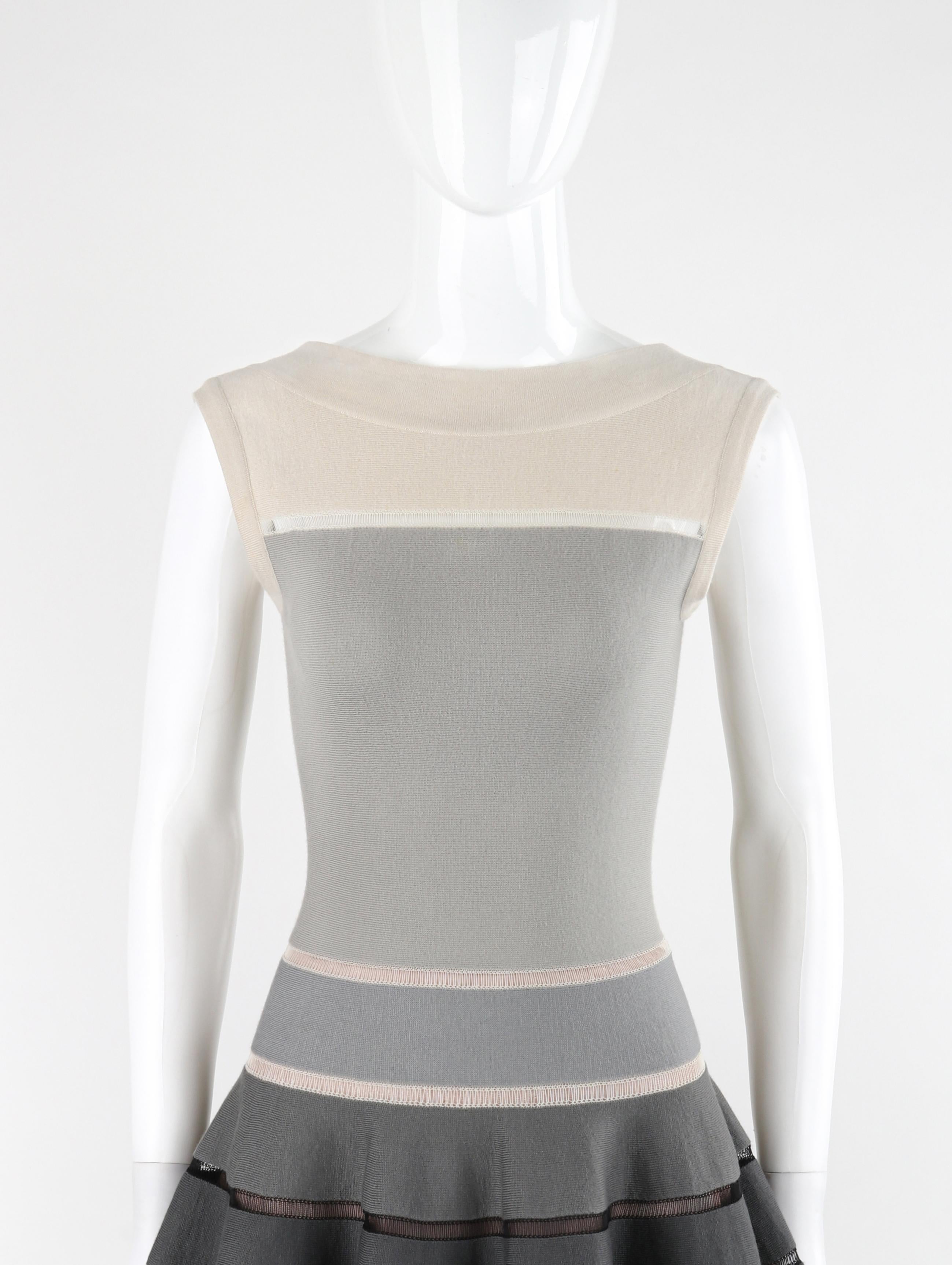 ALAIA PARIS c. 2010 Monochrome Ombre Wool Silk Fit & Flare Skater Mini Dress Bon état - En vente à Thiensville, WI