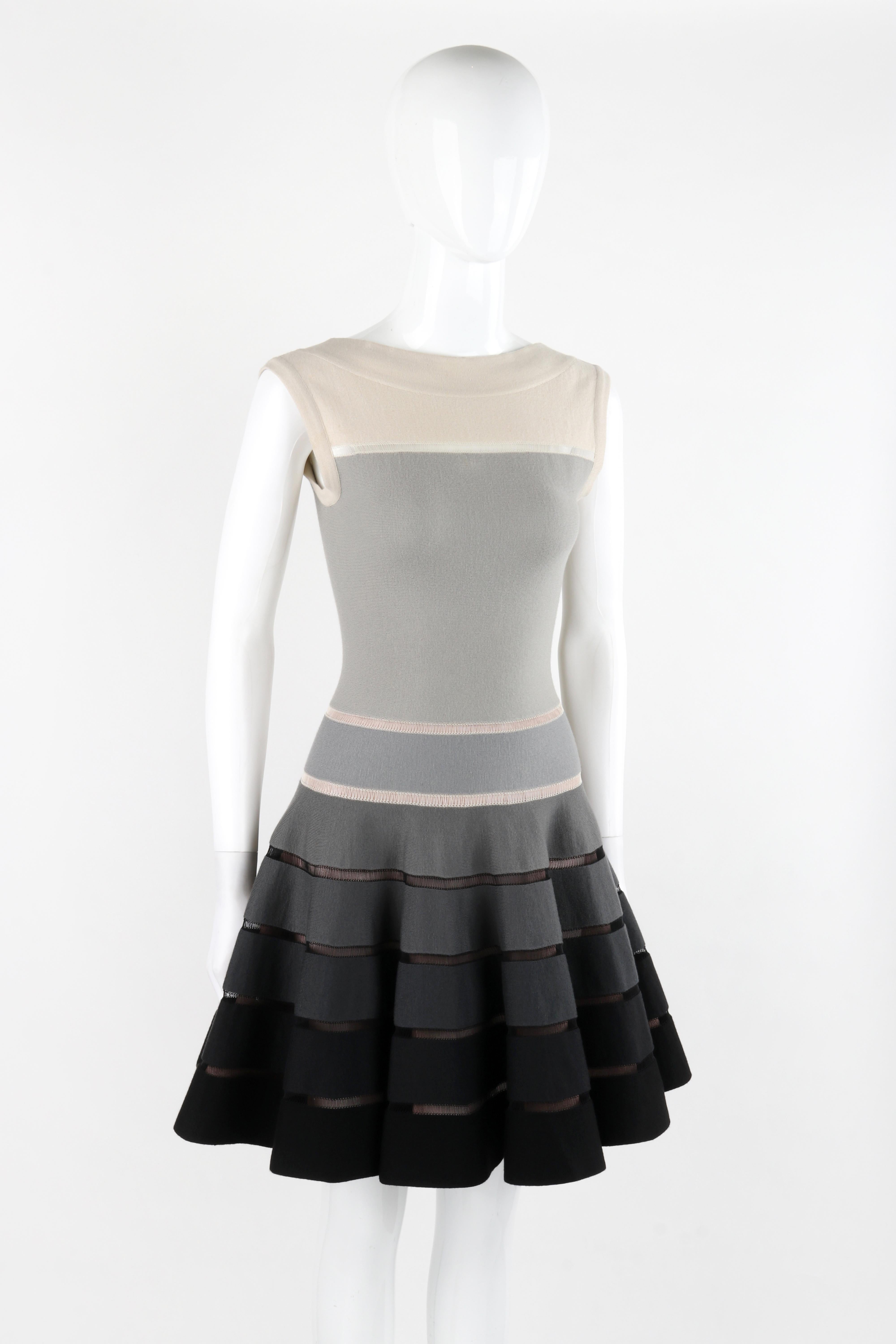 ALAIA PARIS c. 2010 Monochrome Ombre Wool Silk Fit & Flare Skater Mini Dress In Good Condition For Sale In Thiensville, WI
