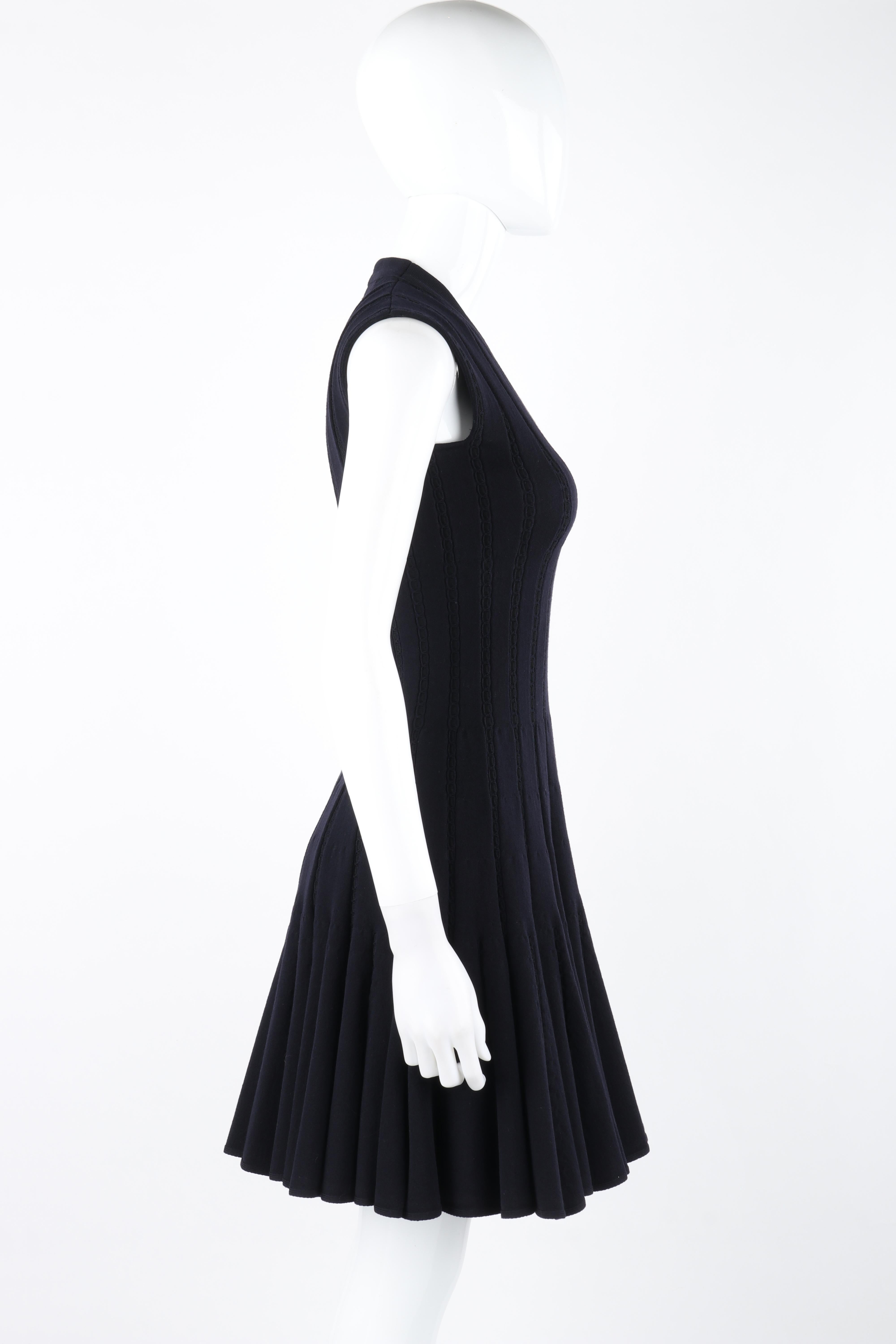 Women's ALAIA Paris c.2010 Navy Blue Pleated Knit Sleeveless Fit & Flare Skater Dress 36 For Sale