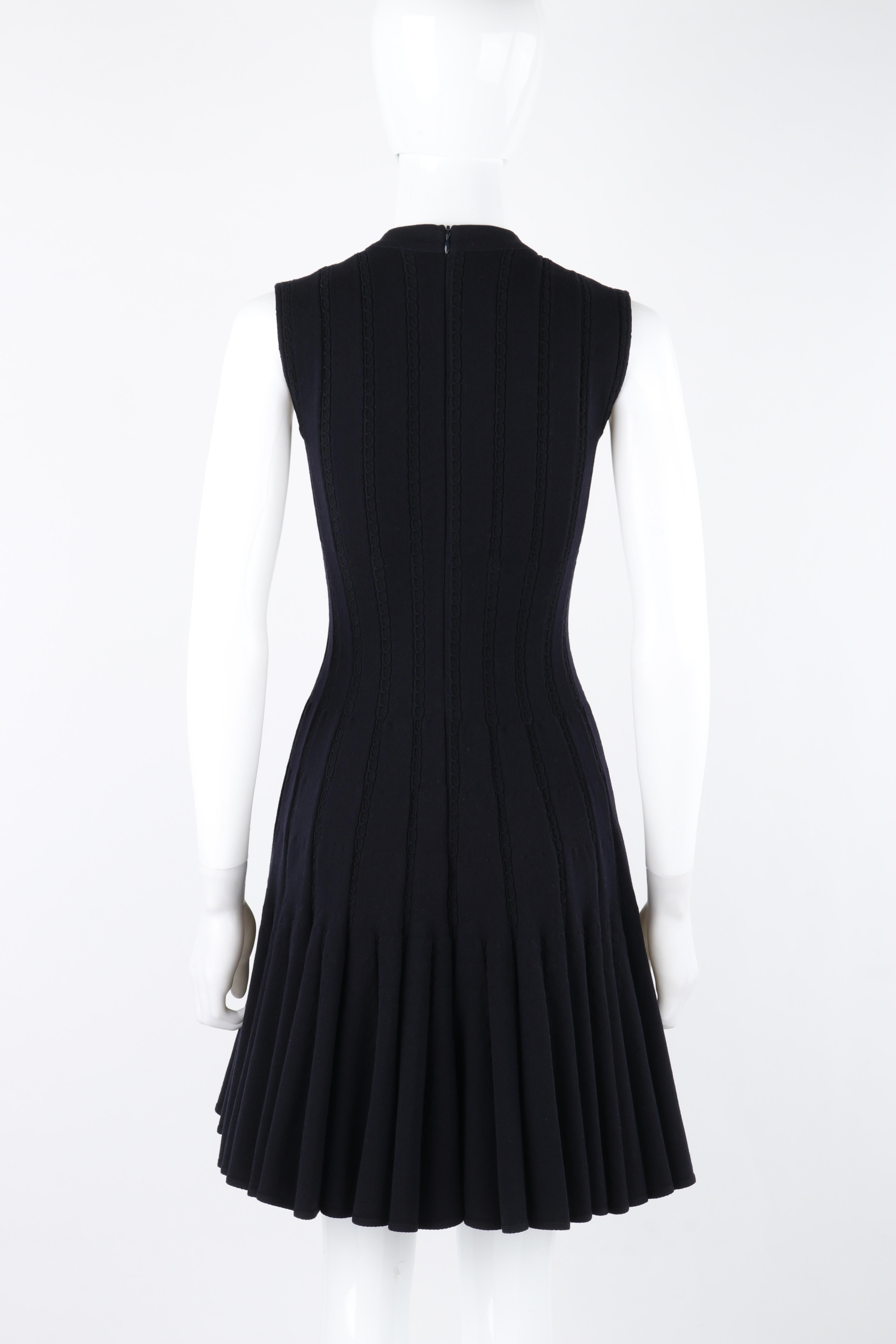 ALAIA Paris c.2010 Navy Blue Pleated Knit Sleeveless Fit & Flare Skater Dress 36 For Sale 1
