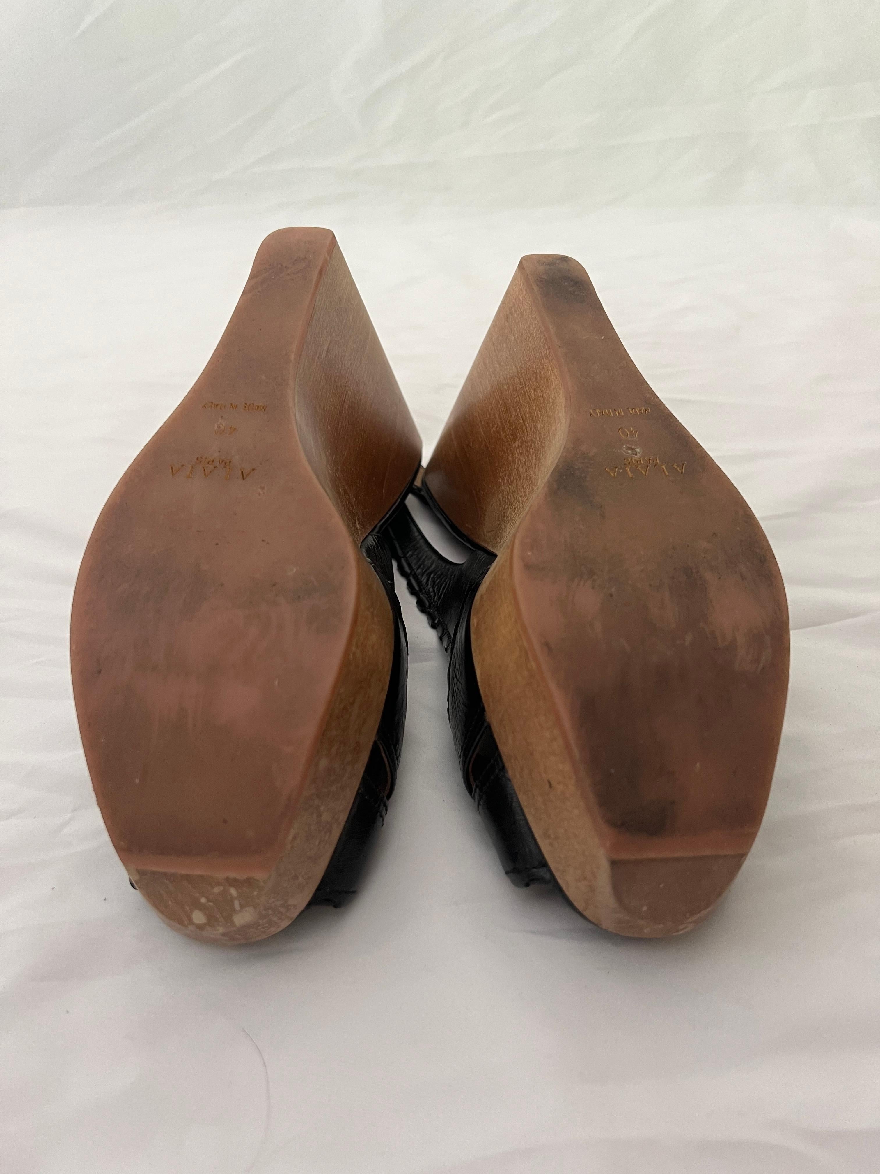 Alaia Paris Leather and Wood Platform Wedge Sandals, Size 40 For Sale 2