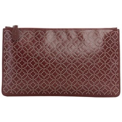 ALAIA Pochette Zip GM rotes Leder silberner Mikro-Nieten-Reißverschluss flacher Beutel Clutch Bag