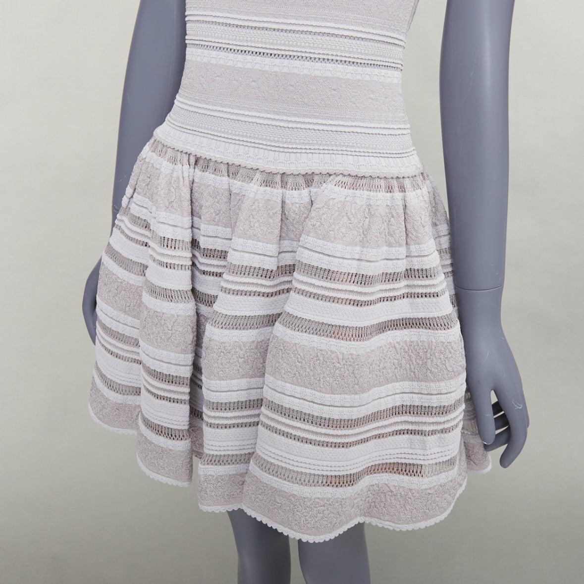 ALAIA - Robe évasée sans manches en viscose extensible gris poudré FR36 S
Référence : SNKO/A00522
Marque : Alaia
MATERIAL : Viscose, mélange
Couleur : Gris
Motif : Solide
Fermeture : Zip
Doublure : Maille brune
Détails supplémentaires : Robe stretch