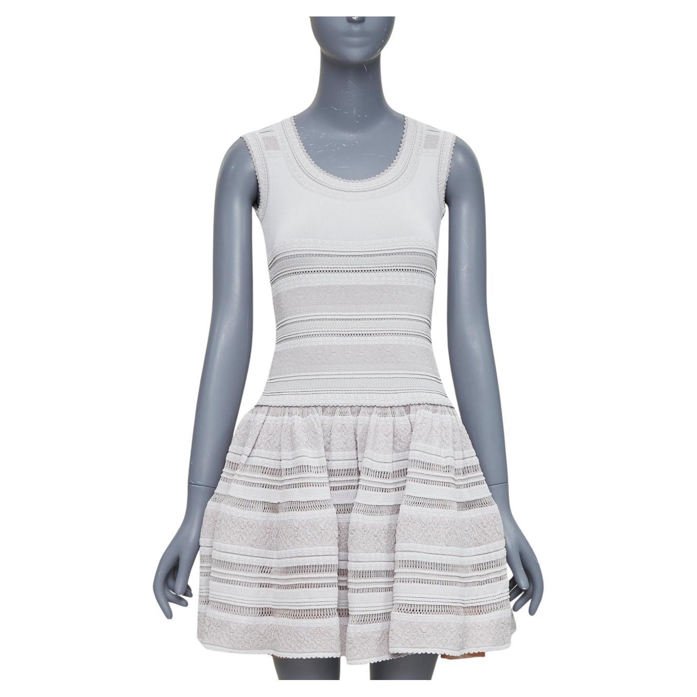 ALAIA - Robe évasée sans manches en viscose extensible gris poudré FR36 S