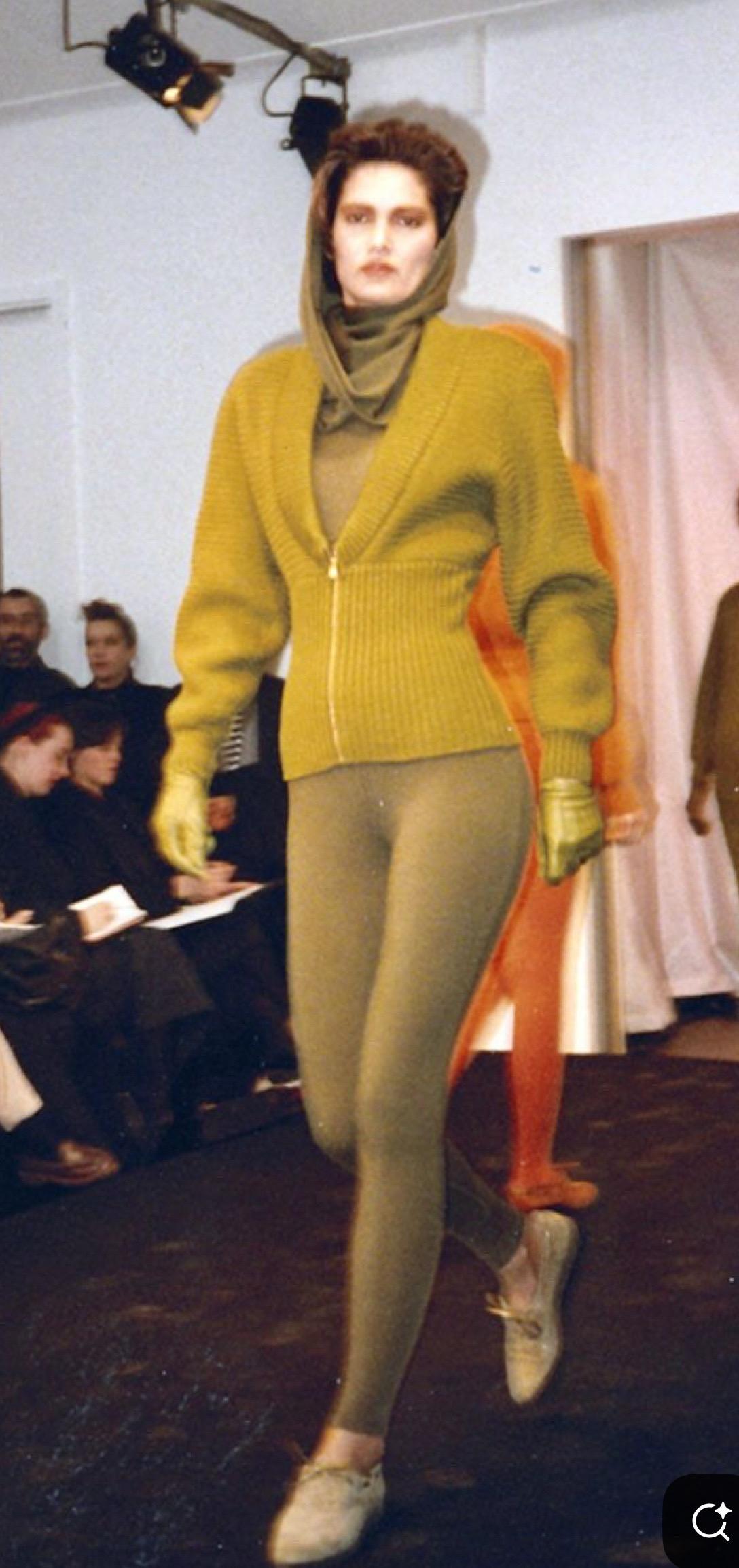 ALAÏA Rare Runway F/W 1986 Bleu turquoise Cardigan en maille côtelée Zip Sweater en vente 1