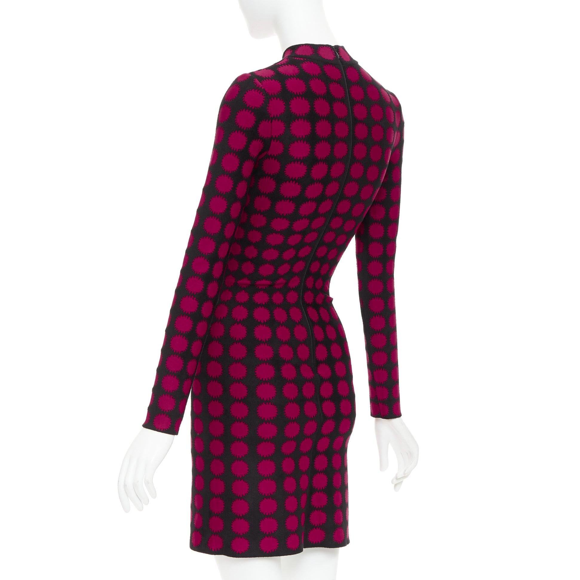 ALAIA abito bodycon in viscosa rosso nero con grafica a pois illusione FR36 S in vendita 1