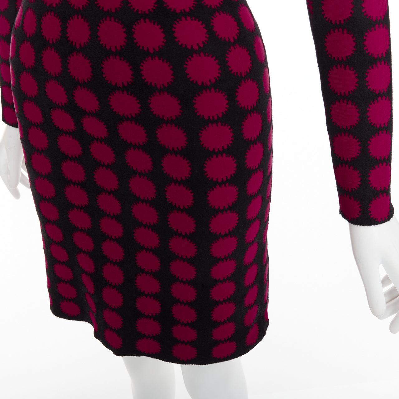 ALAIA abito bodycon in viscosa rosso nero con grafica a pois illusione FR36 S in vendita 2