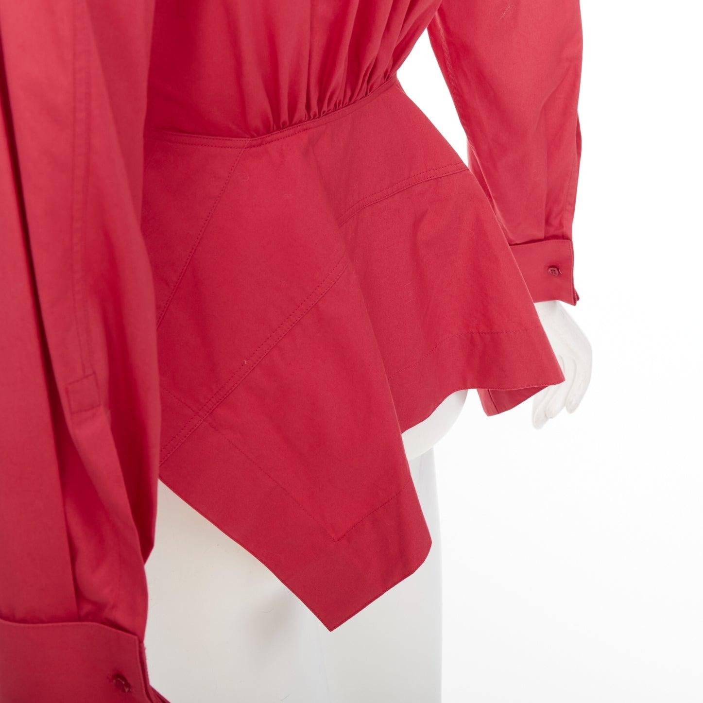 Peplum de pétalo de tulipán curvado de algodón rojo ALAIA  camisa mangas abullonadas FR36 S en venta 1