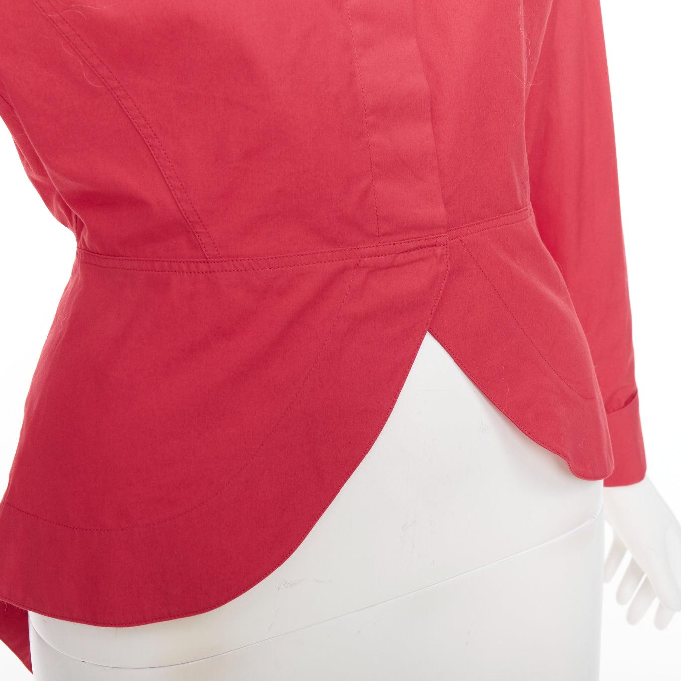 Peplum de pétalo de tulipán curvado de algodón rojo ALAIA  camisa mangas abullonadas FR36 S en venta 2