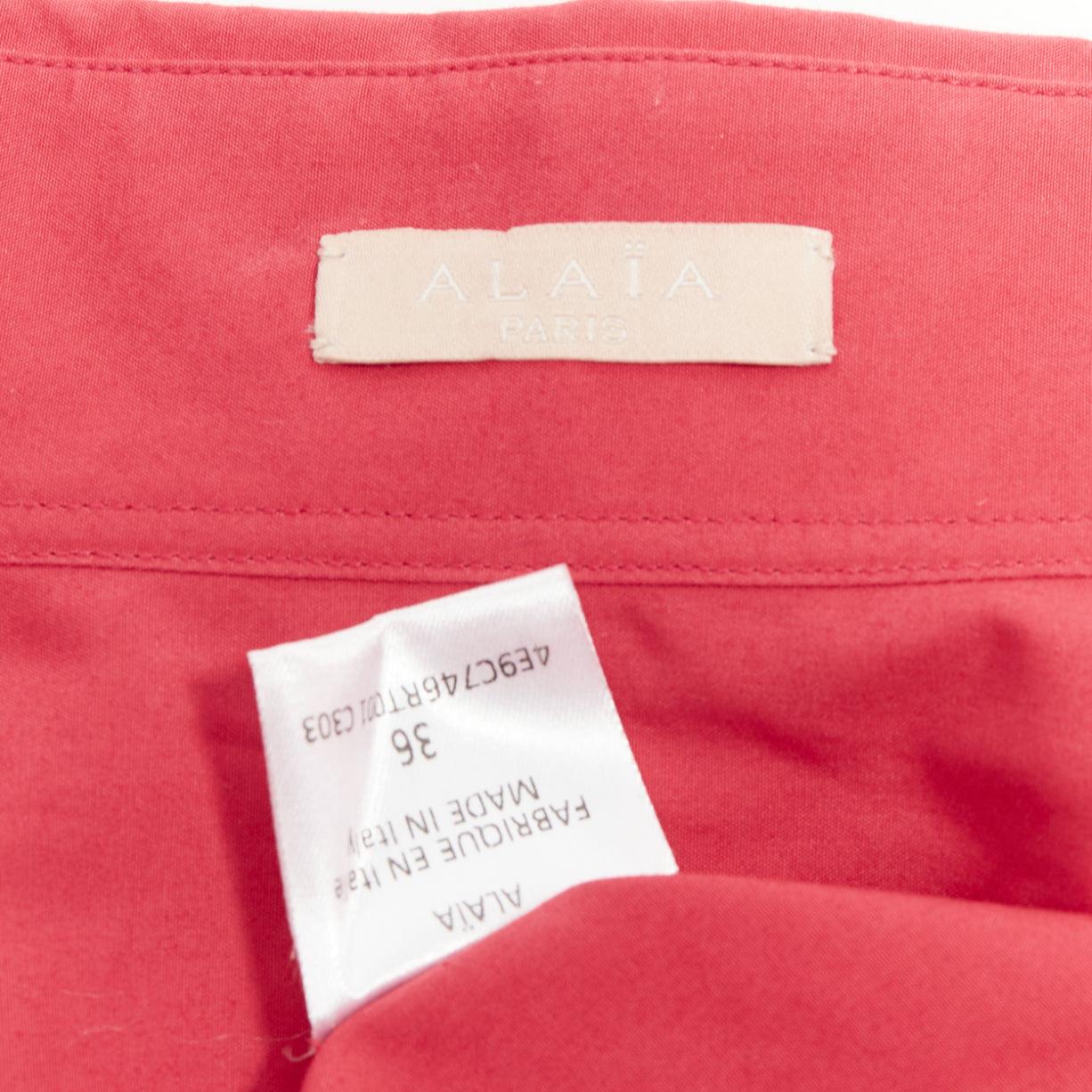 Peplum de pétalo de tulipán curvado de algodón rojo ALAIA  camisa mangas abullonadas FR36 S en venta 3