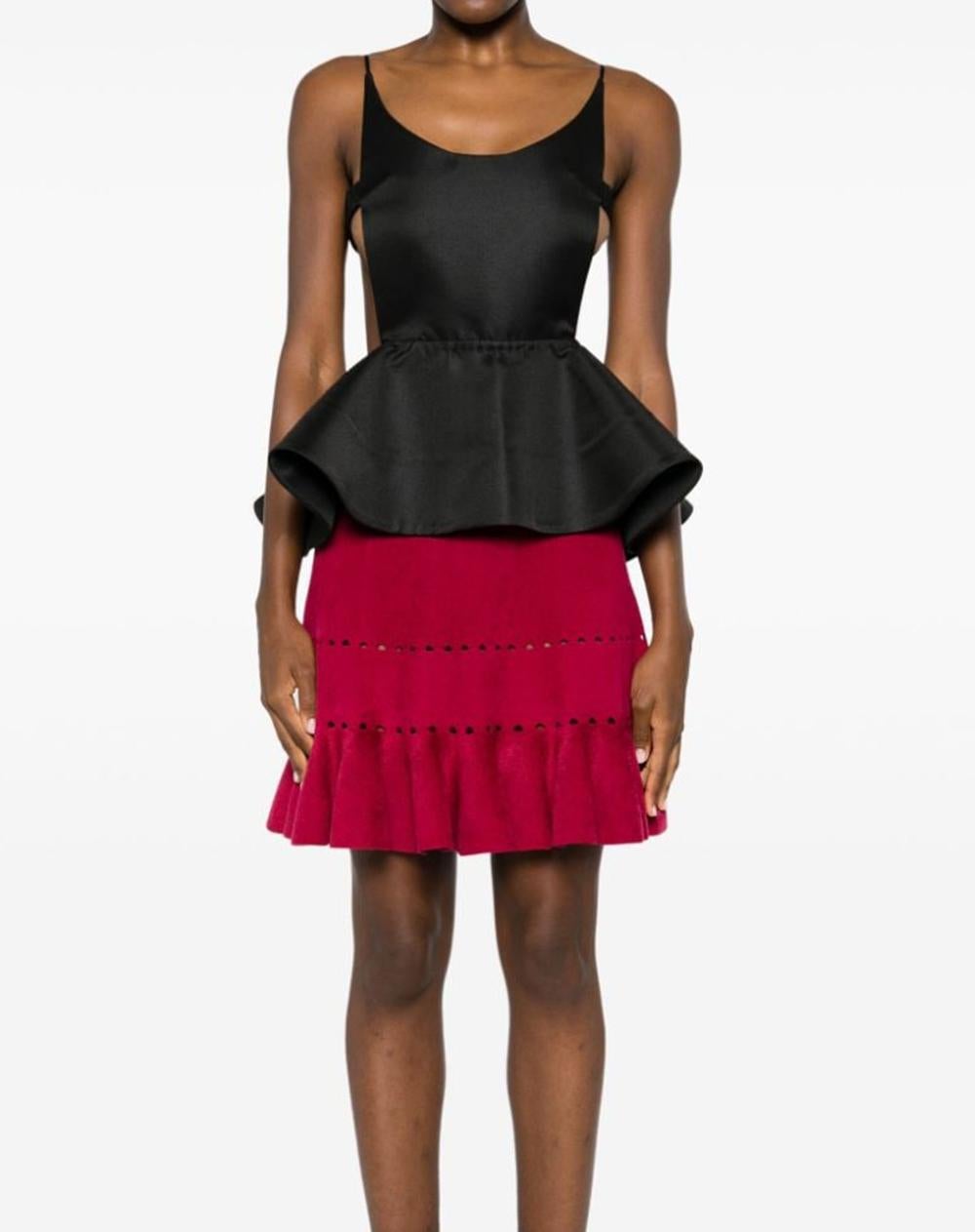 Alaia Red Ruffle Skate Skirt In Good Condition For Sale In Paris, FR