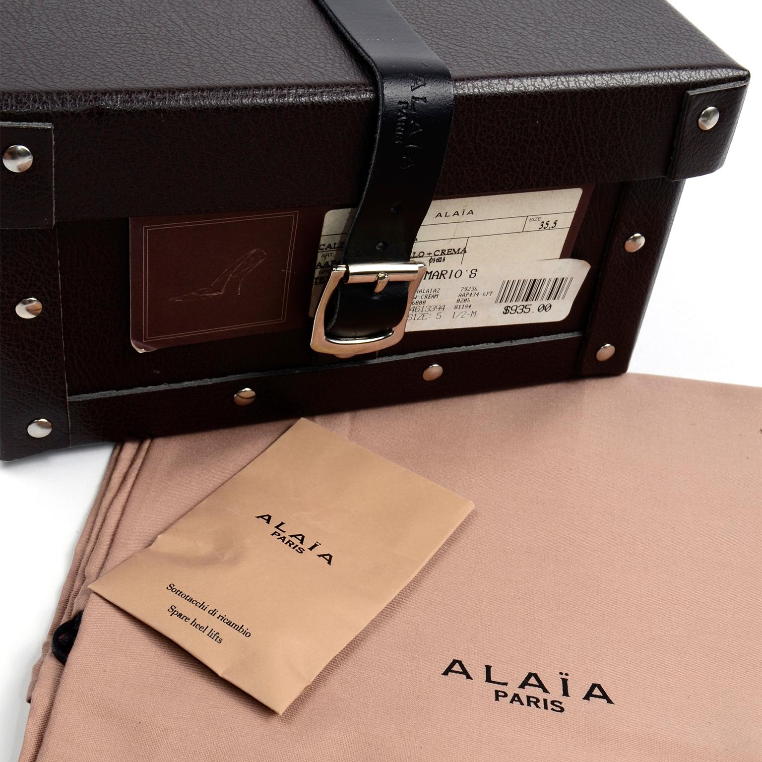 Alaia Shoes Snakeskin Pointed Toe Pumps w Black Trim w Original Box & Dust Bags For Sale 3