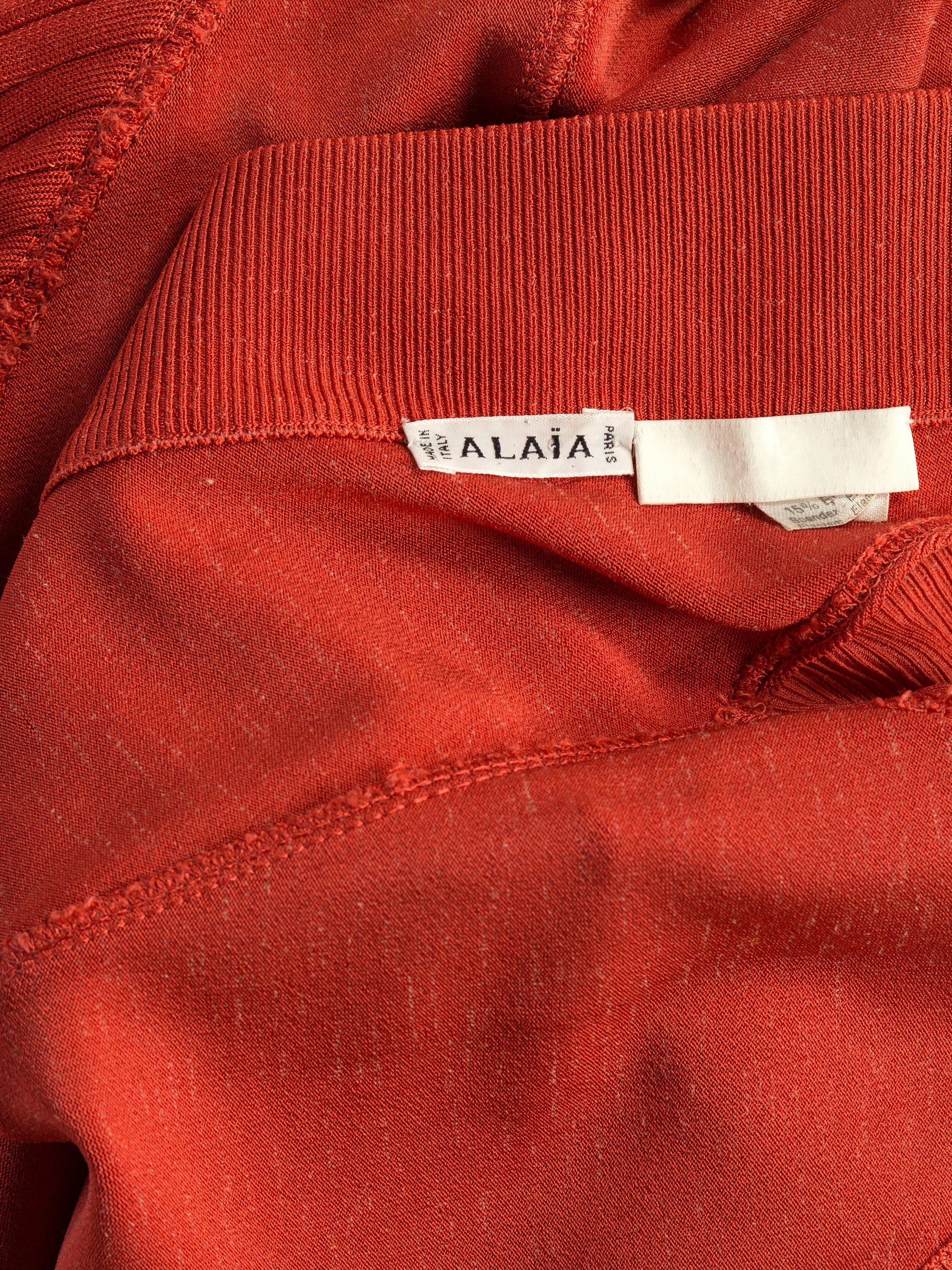 1990er Alaia lachsrotes Stretch-Kleid aus Viskosemischung mit plissiertem Rüschensaum XL im Angebot 4